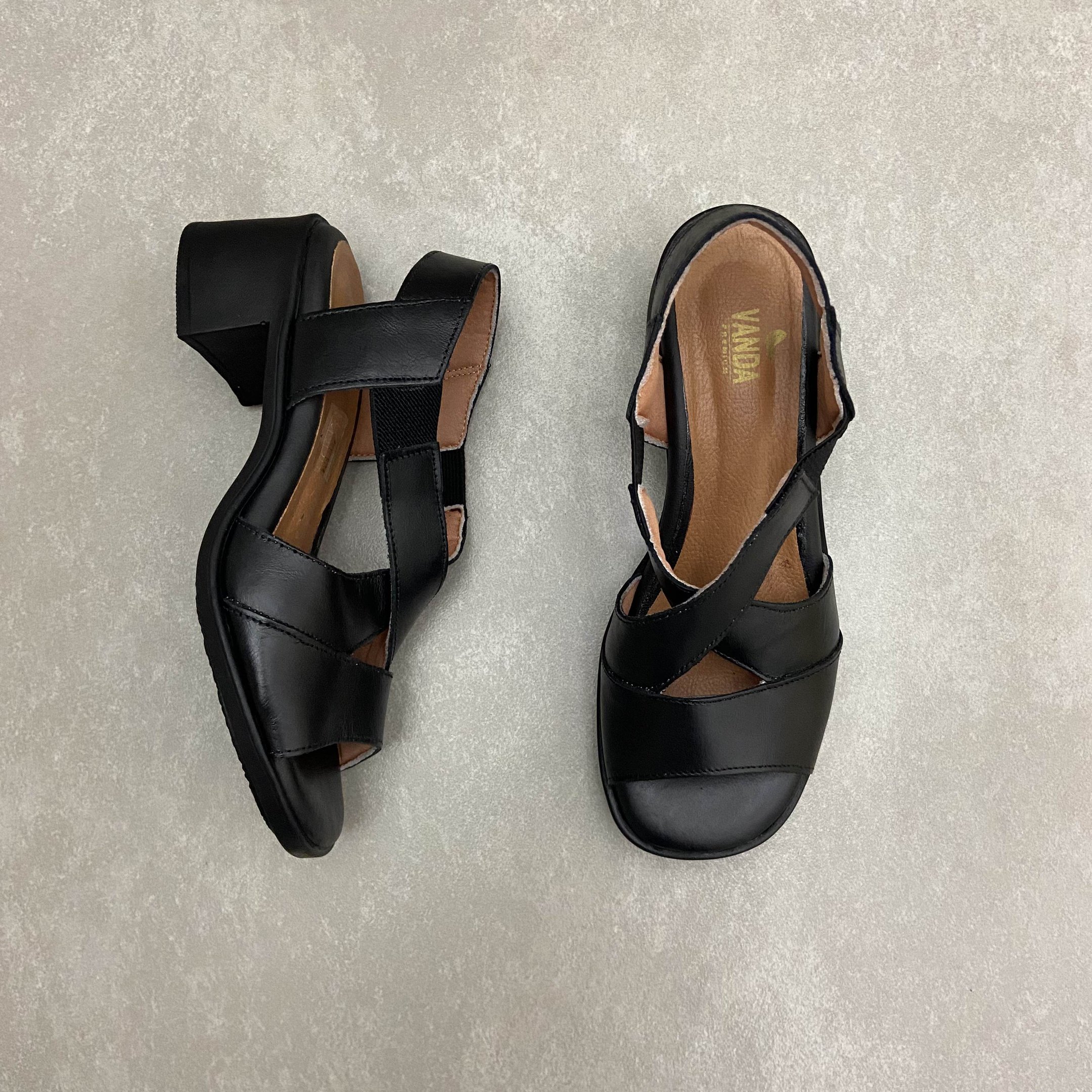 Sandália Soraya Elástico Em Couro Preto 3