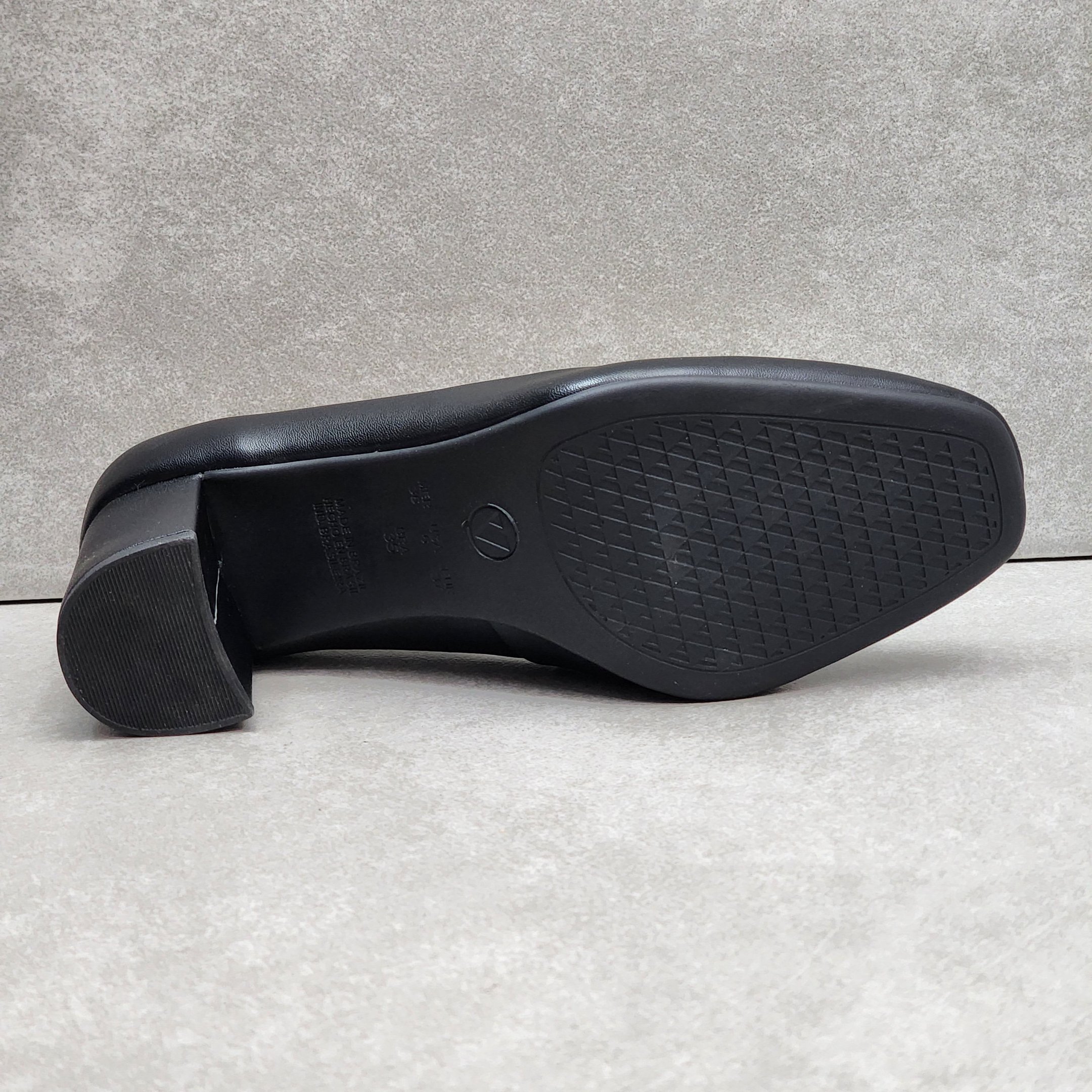 Sapato Feminino Via Uno Com Salto Bloco Médio Preto 4