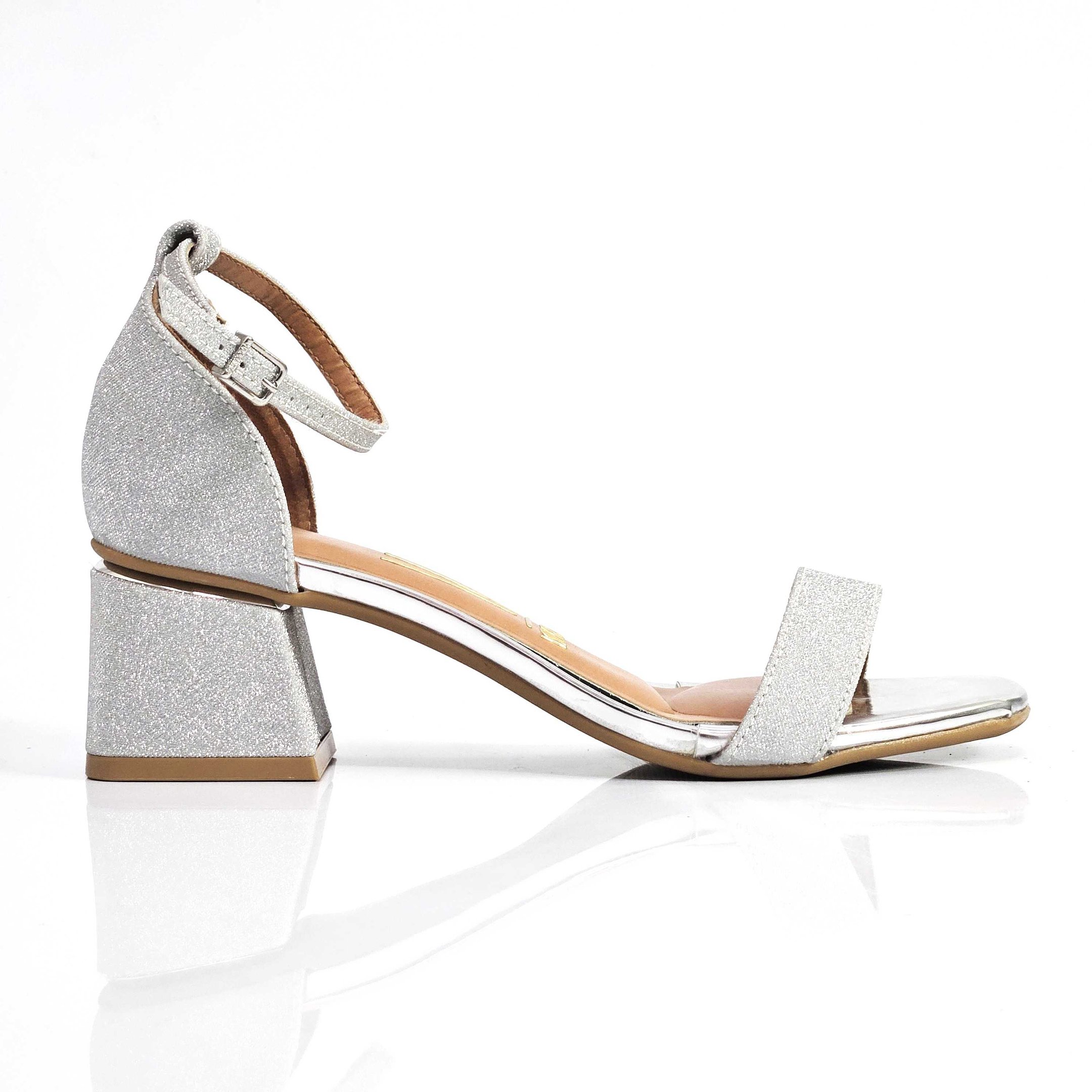 Sandália Vizzano Com Salto Bloco e Traseiro