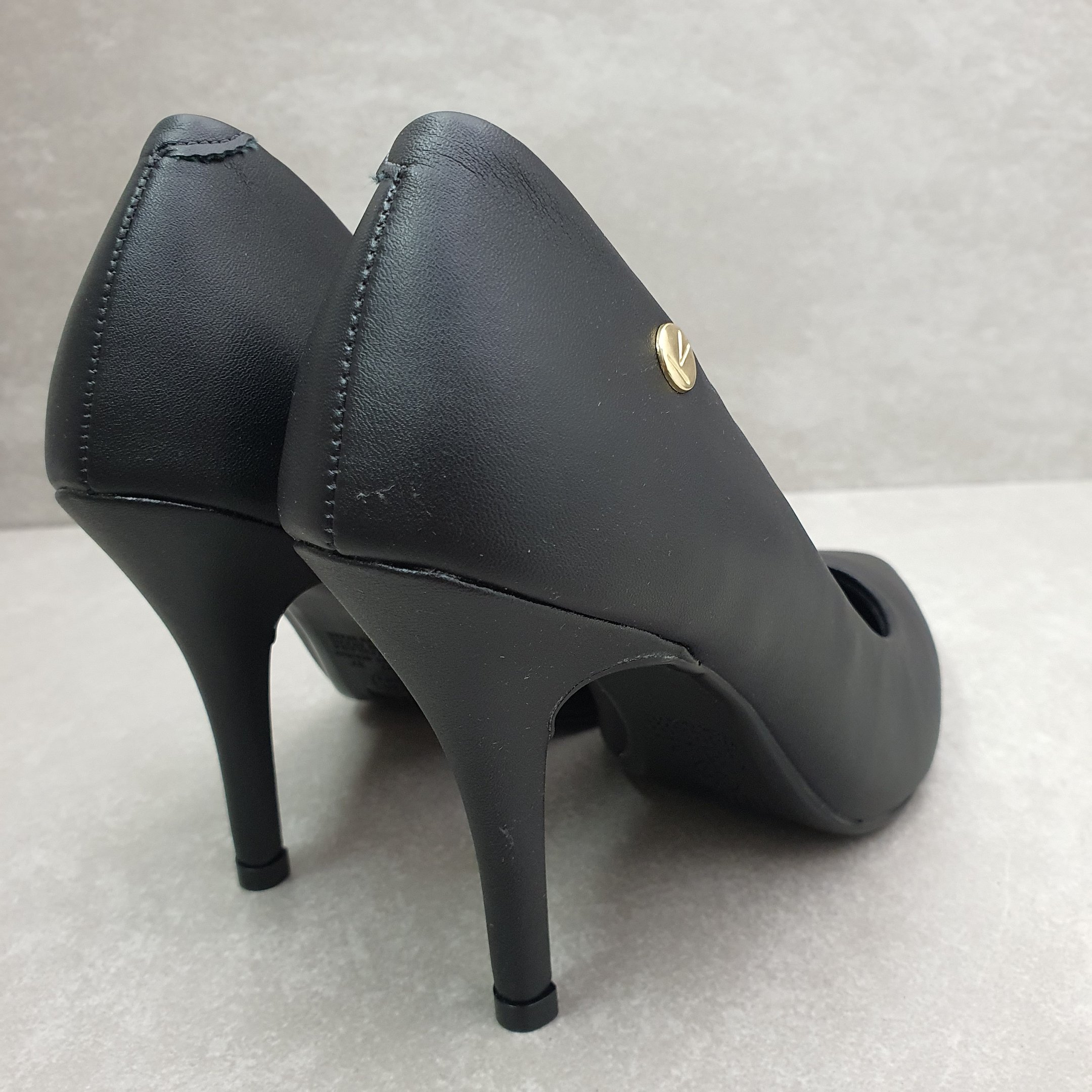 Sapato Scarpin Vizzano Acetinado Fucsia Preto 3