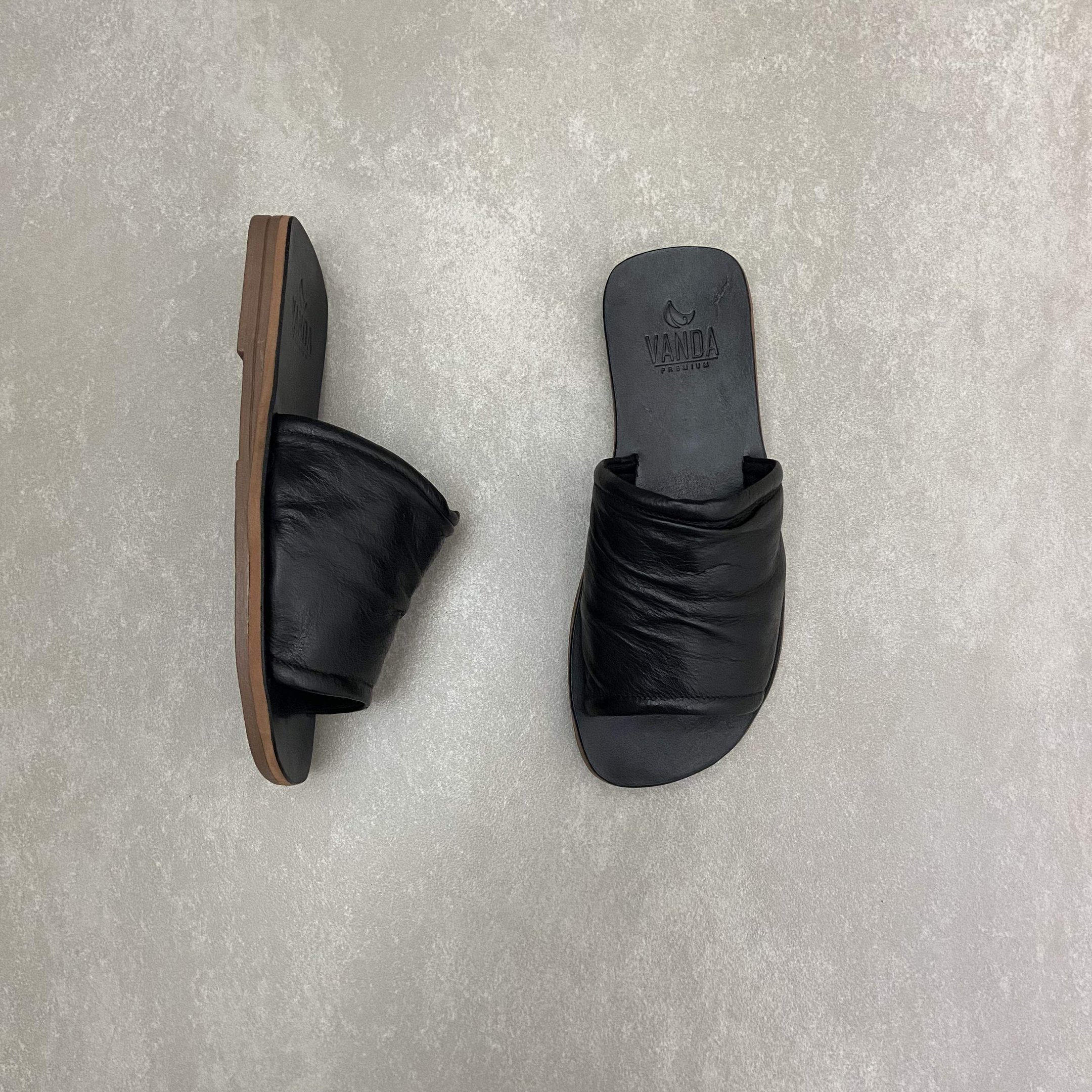 Rasteira Zimbauê de Gáspea em couro Preto 3