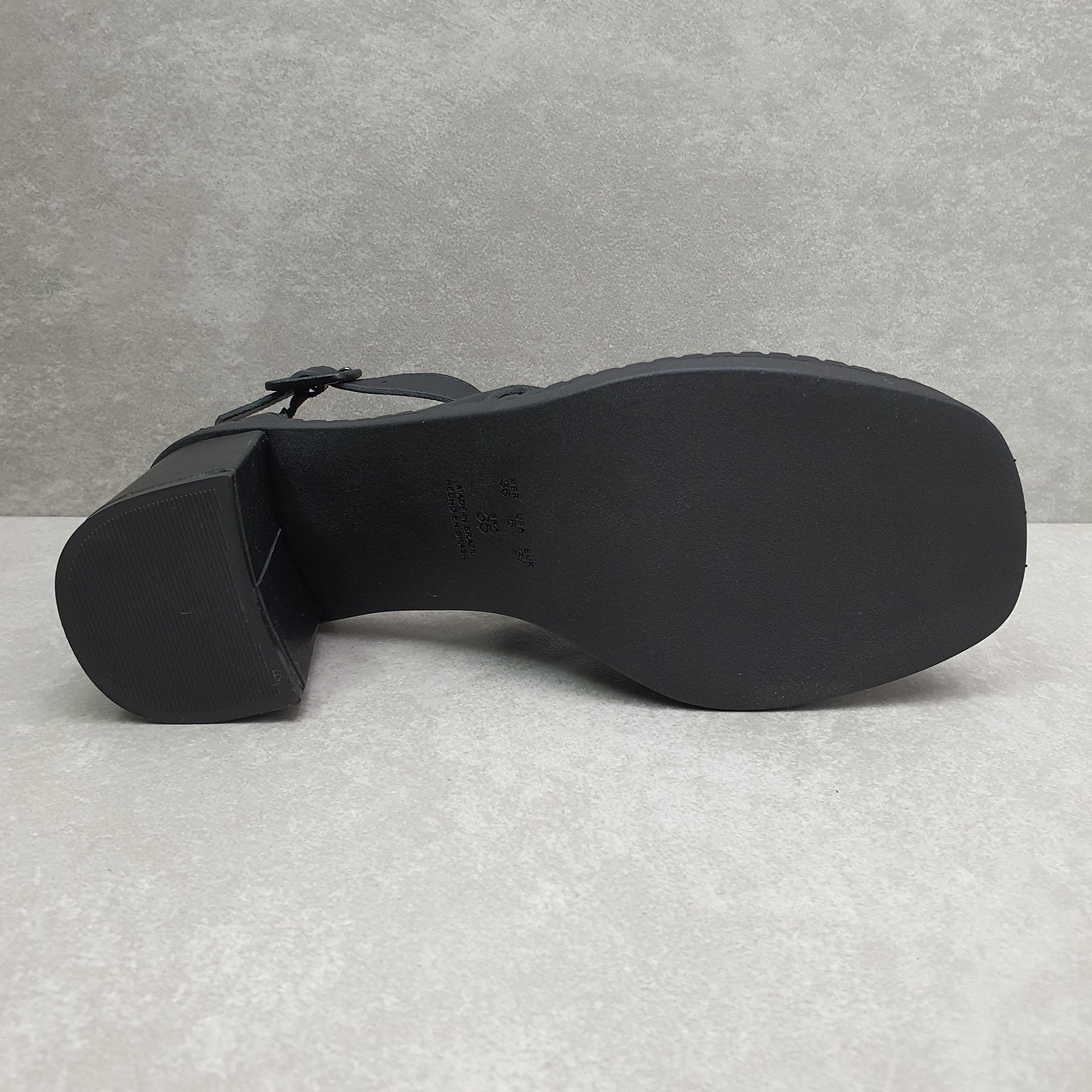 Sandália Zimbauê Em Couro Salto Bloco Preto 4