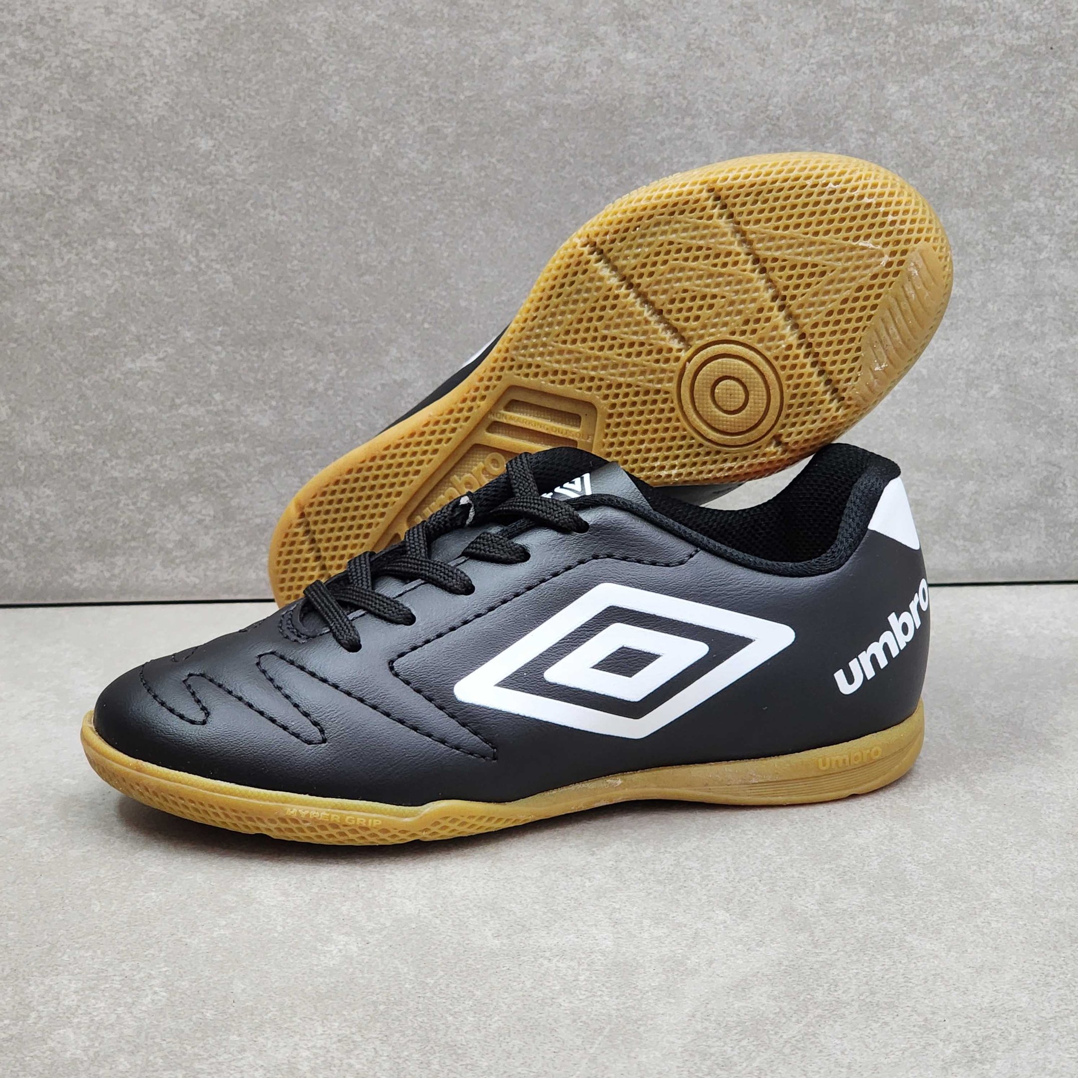 Chuteira Umbro Infantil Futsal Class 2.2 Jr Preto 3