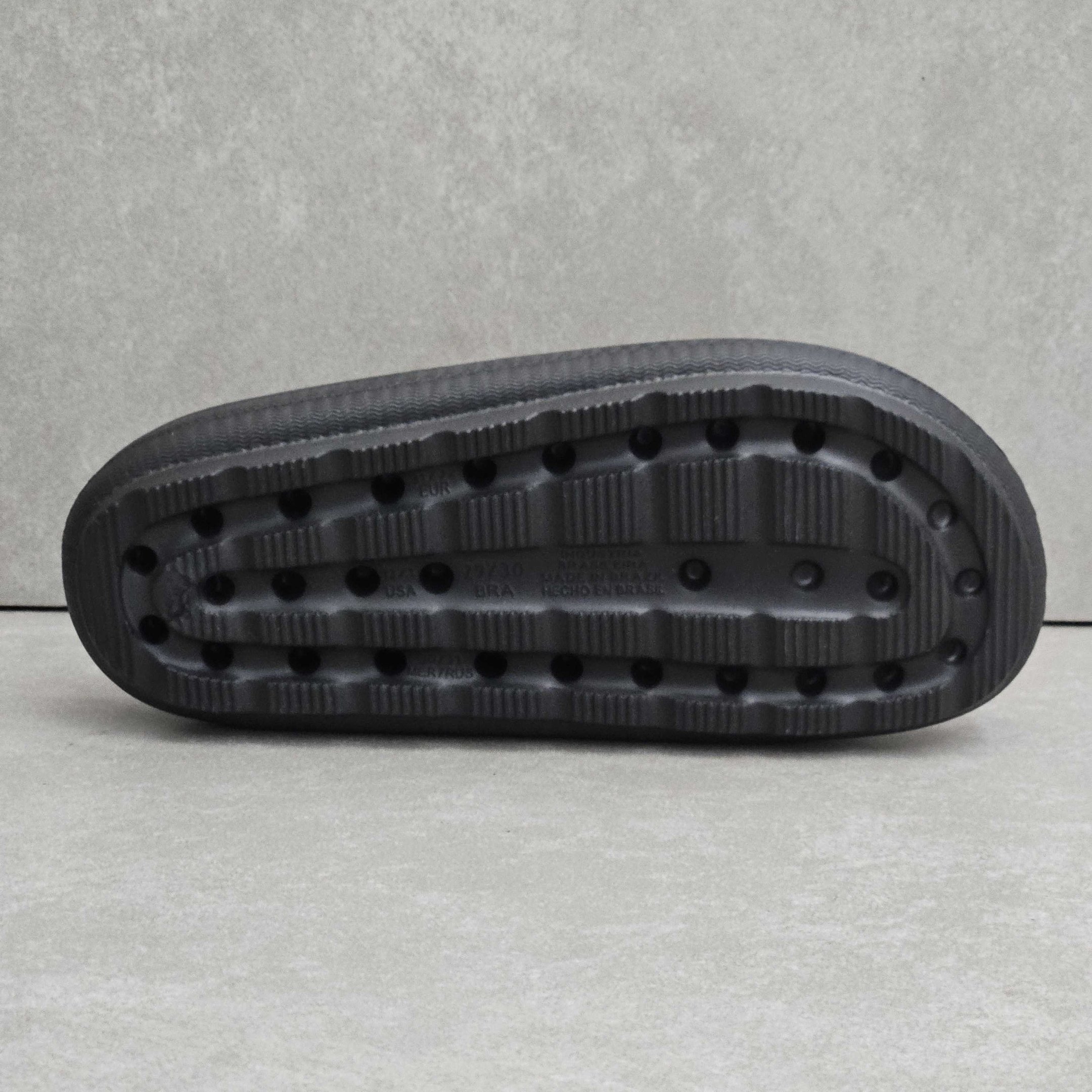 Chinelo Nuvem Infantil Molekinho Slide EVA Gáspea Preto 4