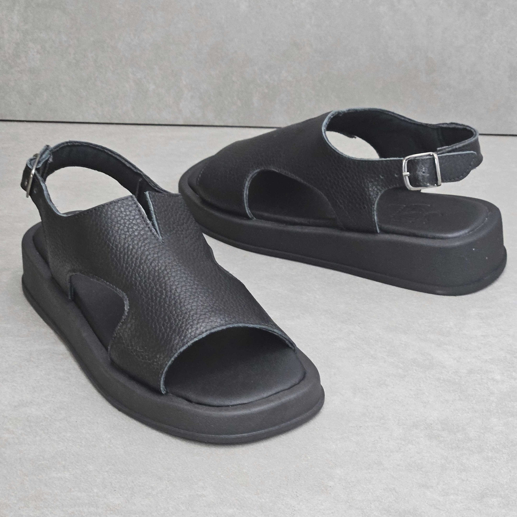 Sandália Feminina Zimbauê Flat Em Couro Preto 3