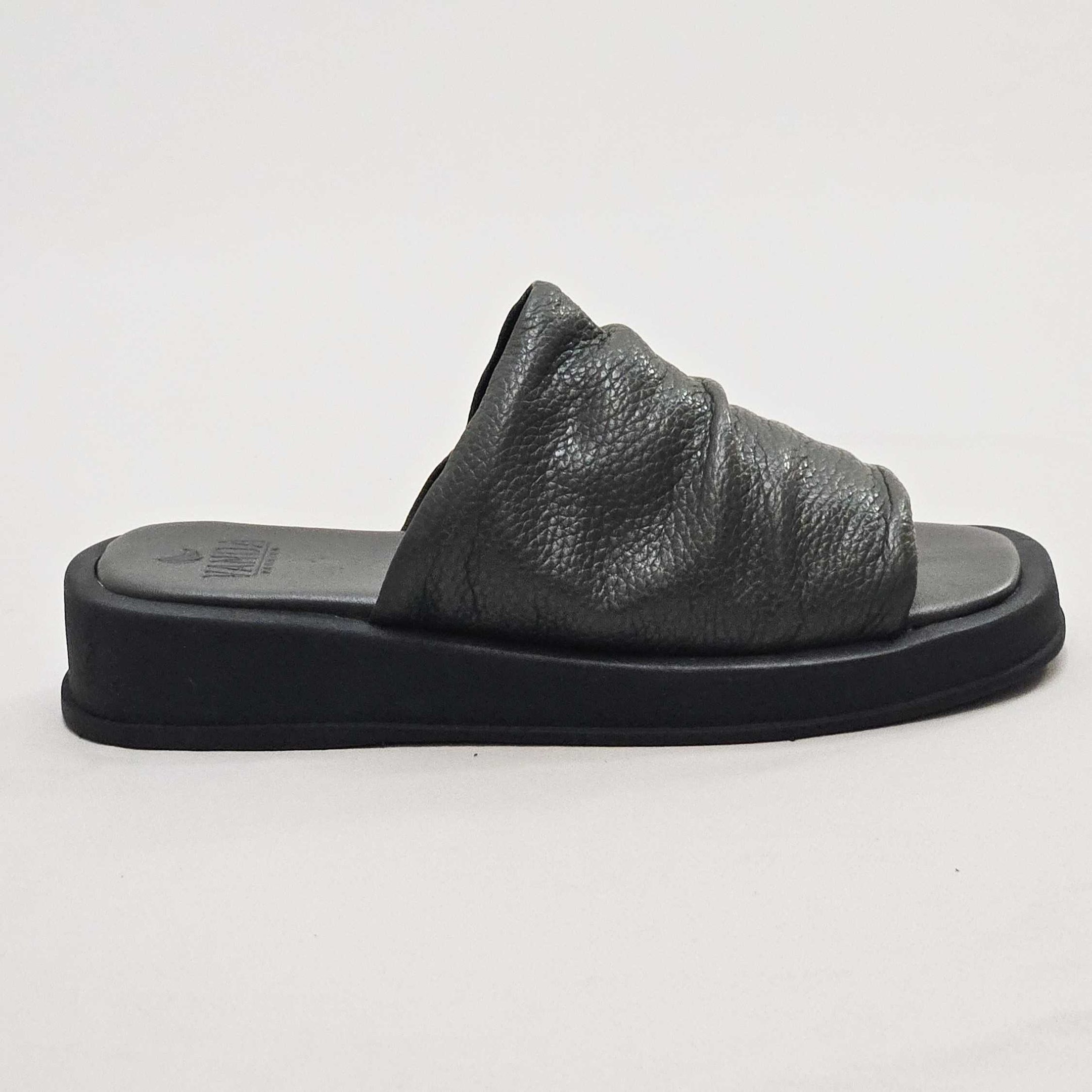 Tamanco Zimbauê Gáspea Em Couro