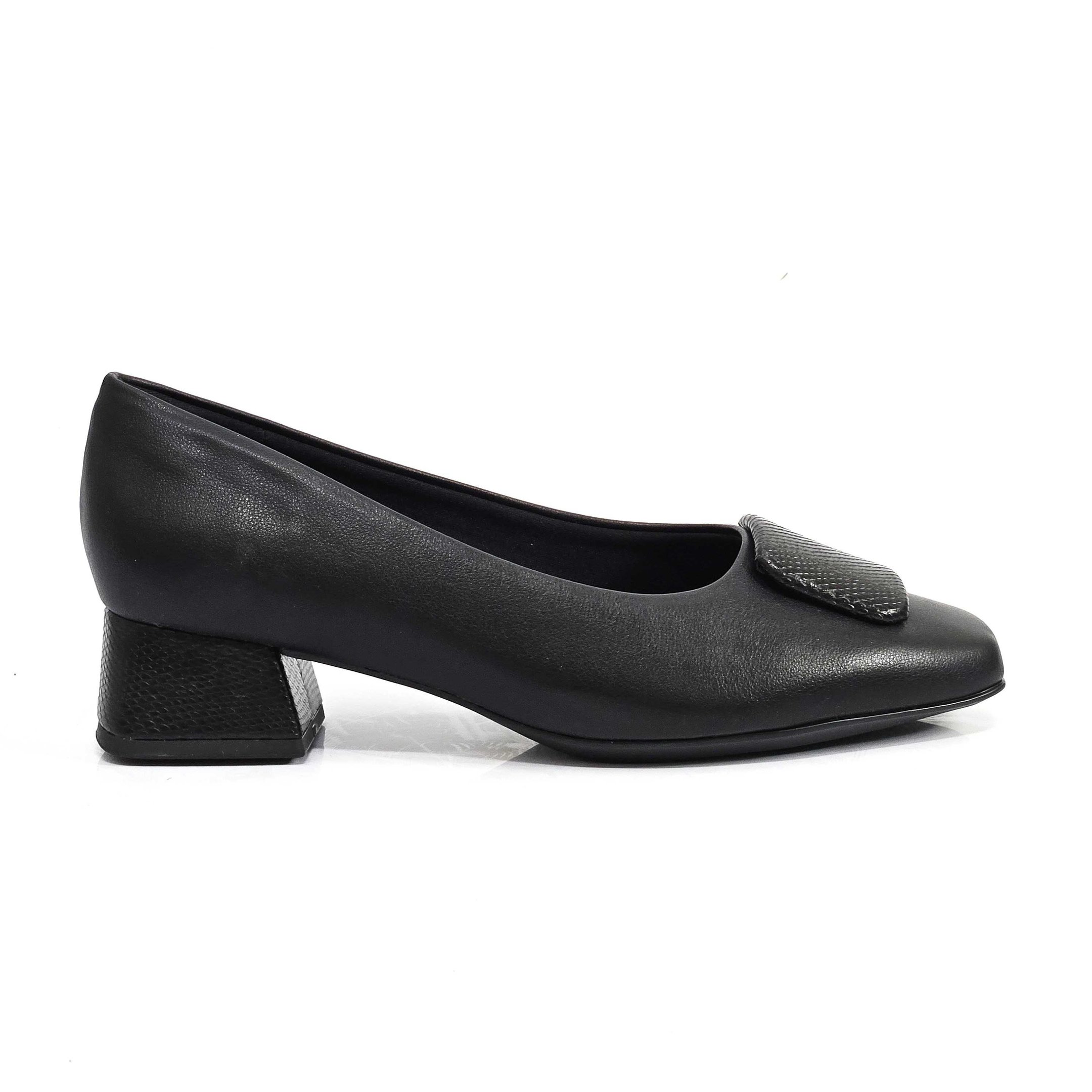 Sapato Scarpin Piccadilly Salto Baixo Grosso Detalhe