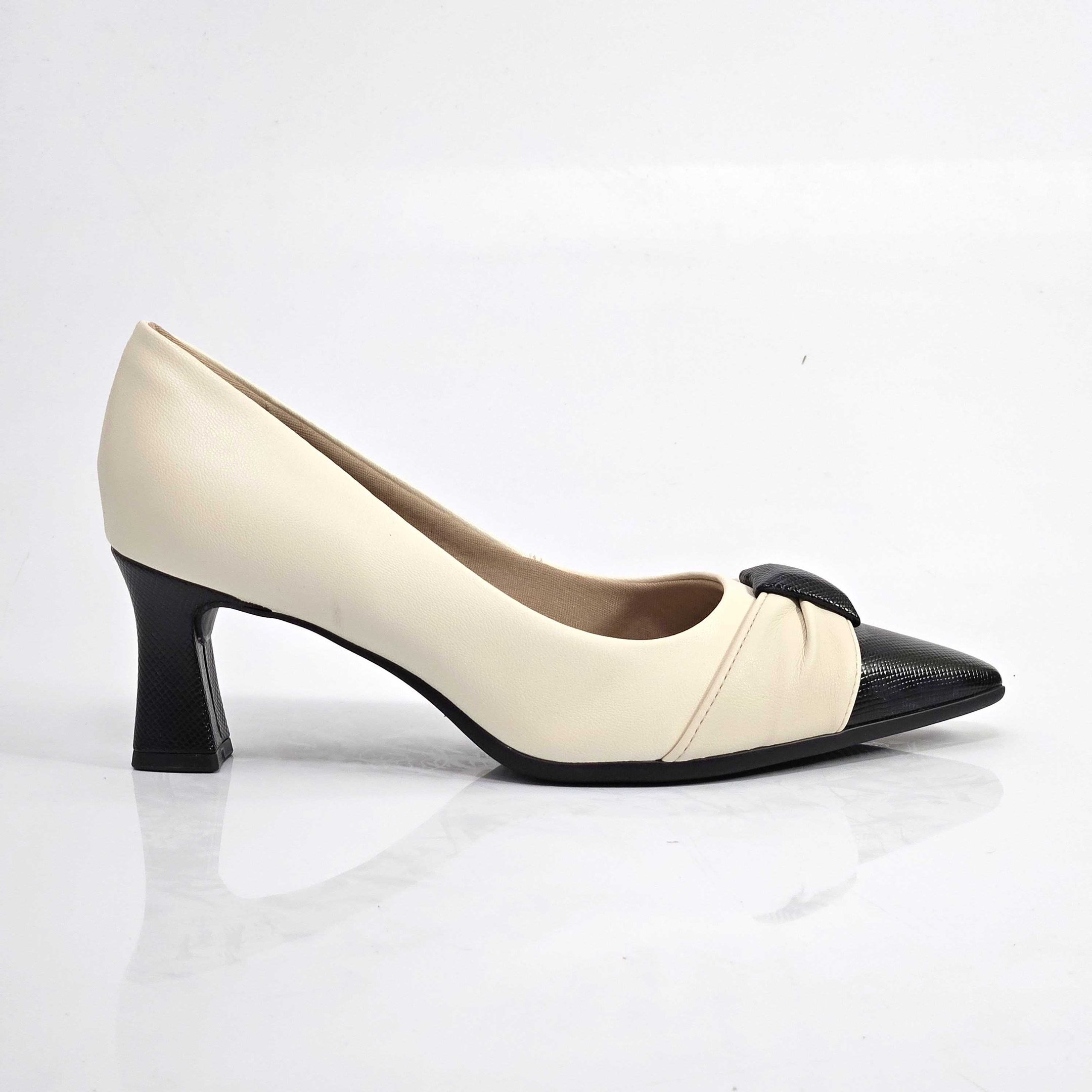 Sapato Scarpin Piccadilly Detalhe Salto Taça