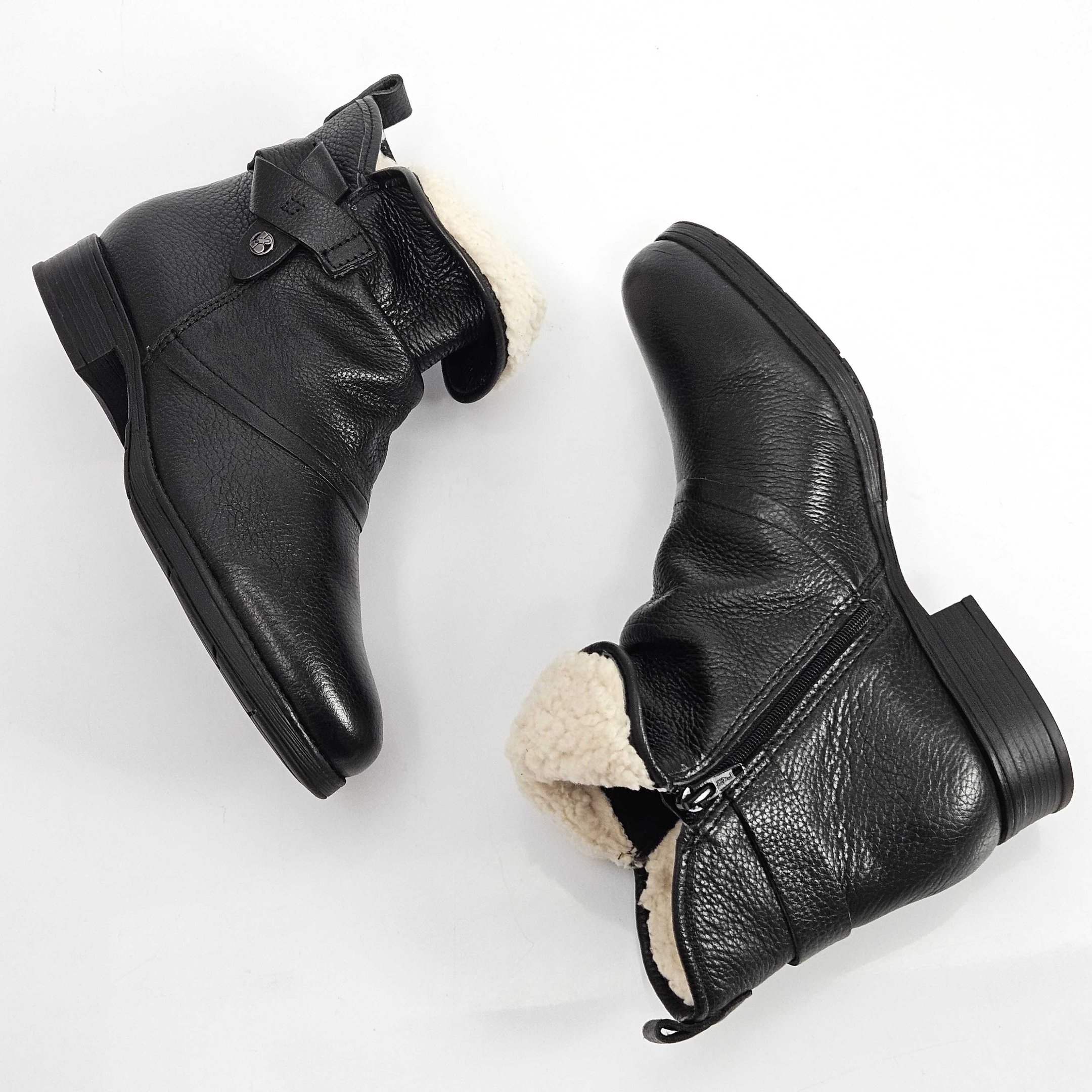 Bota Feminina Bottero Cano Curto Com Pelo Preto 2