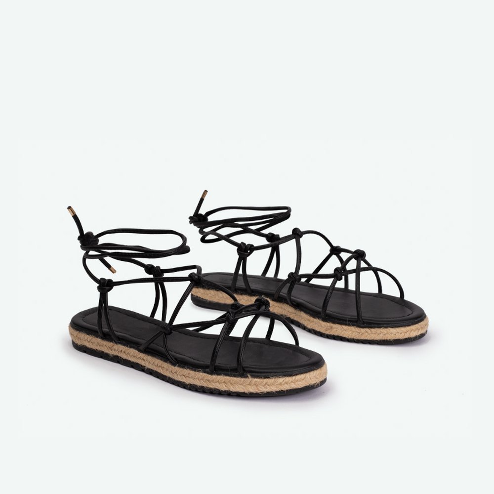 Sandália Rasteira com Salto Flat e detalhes em palha aplicados PRETO Preto - 39 Preto 2