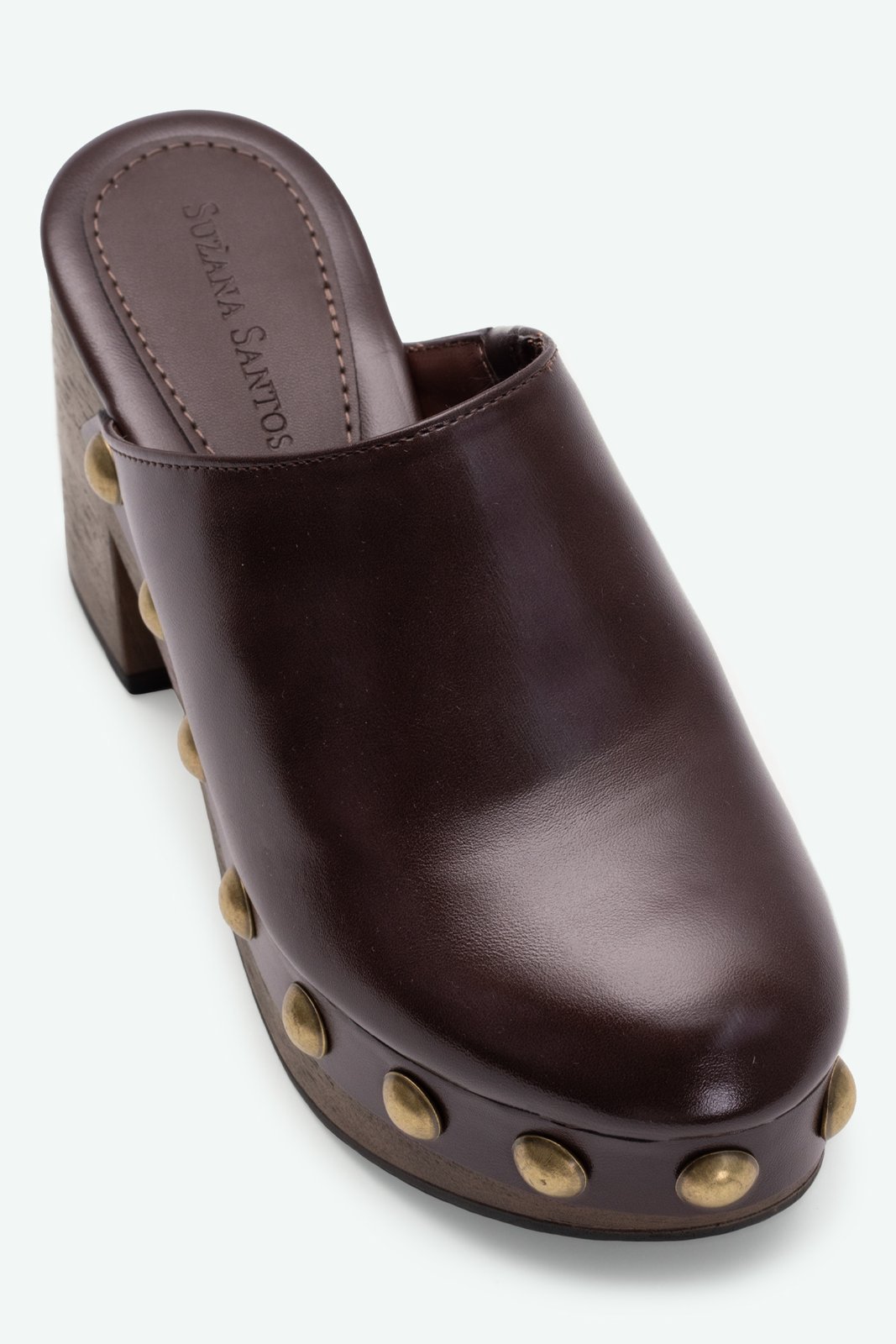 Clog Salto Bloco Alto 9cm Pregos Metálicos Bico Arredondado Versátil Funcional Destroyed Maya Preto Marrom 4