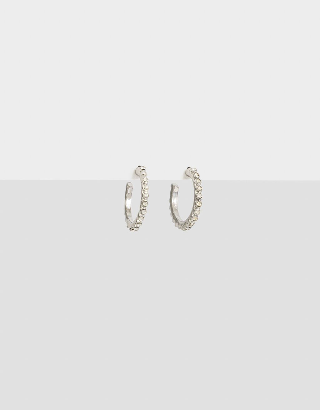 Brincos Argola Prateado com Strass Essential - P