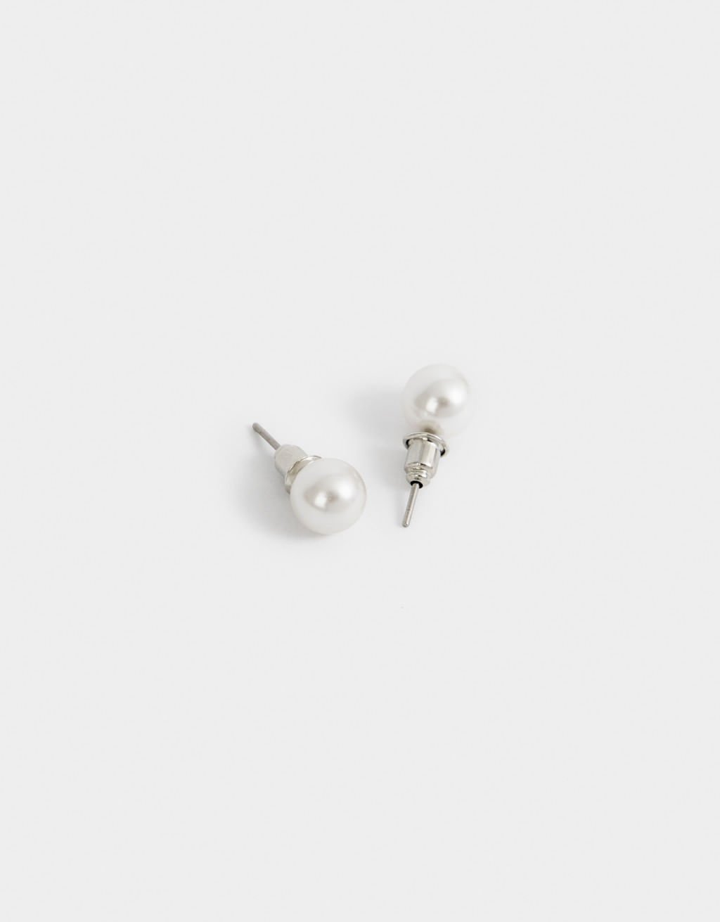 Brinco Passante de Pérolas Essential Branco 2
