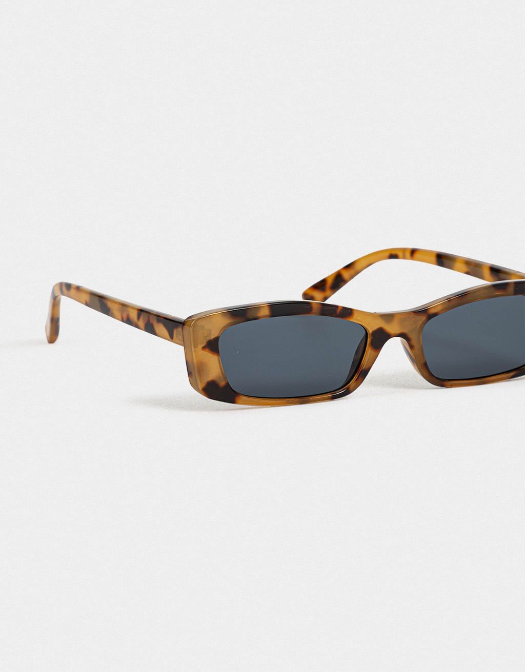 Óculos de Sol Retangular Slim Classic Bege 3