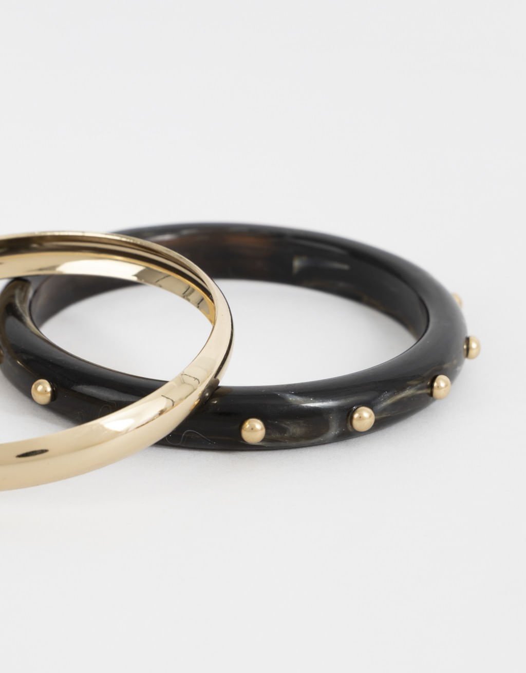 Kit 02 Pulseiras Rígidas de Resina Boho Preto/Dourado 4