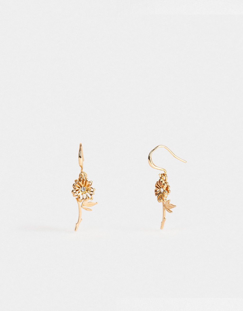 Brinco Pendentes Com Charm De Flor Romantico
