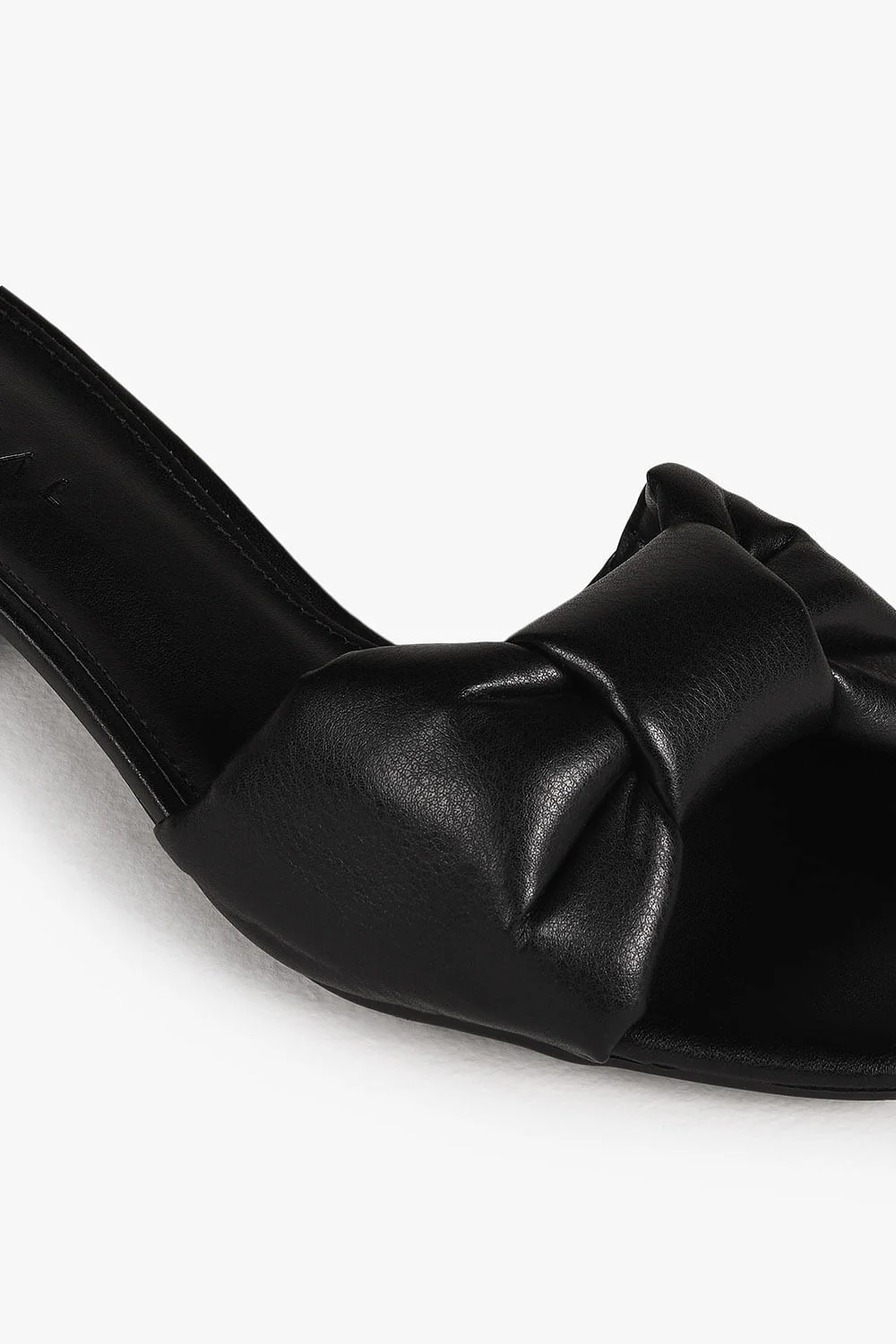 Tamanco Feminino Salto Médio Mundial Selyna Preto 2