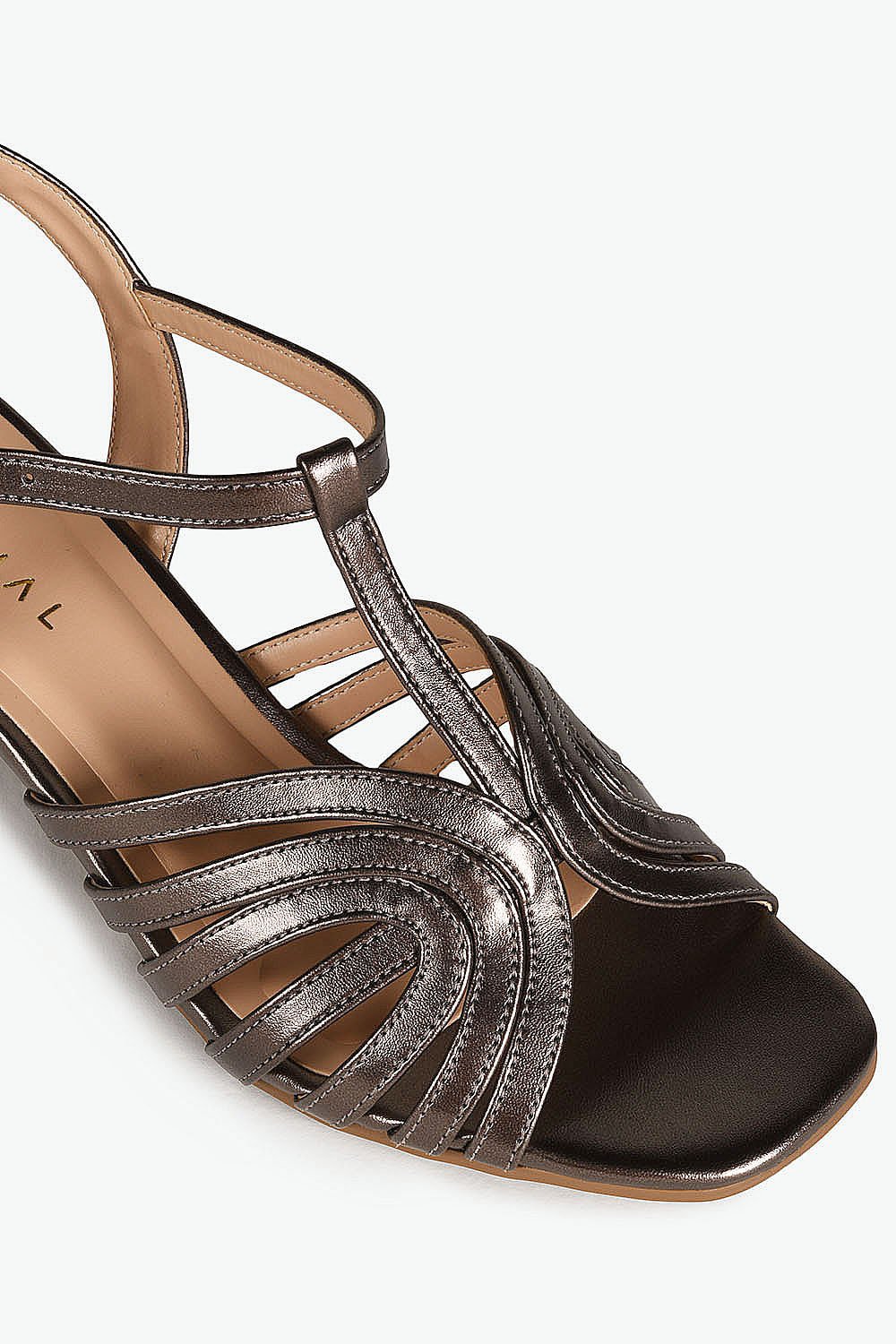 Sandália Feminina Salto Médio Mundial Camila Prata 2