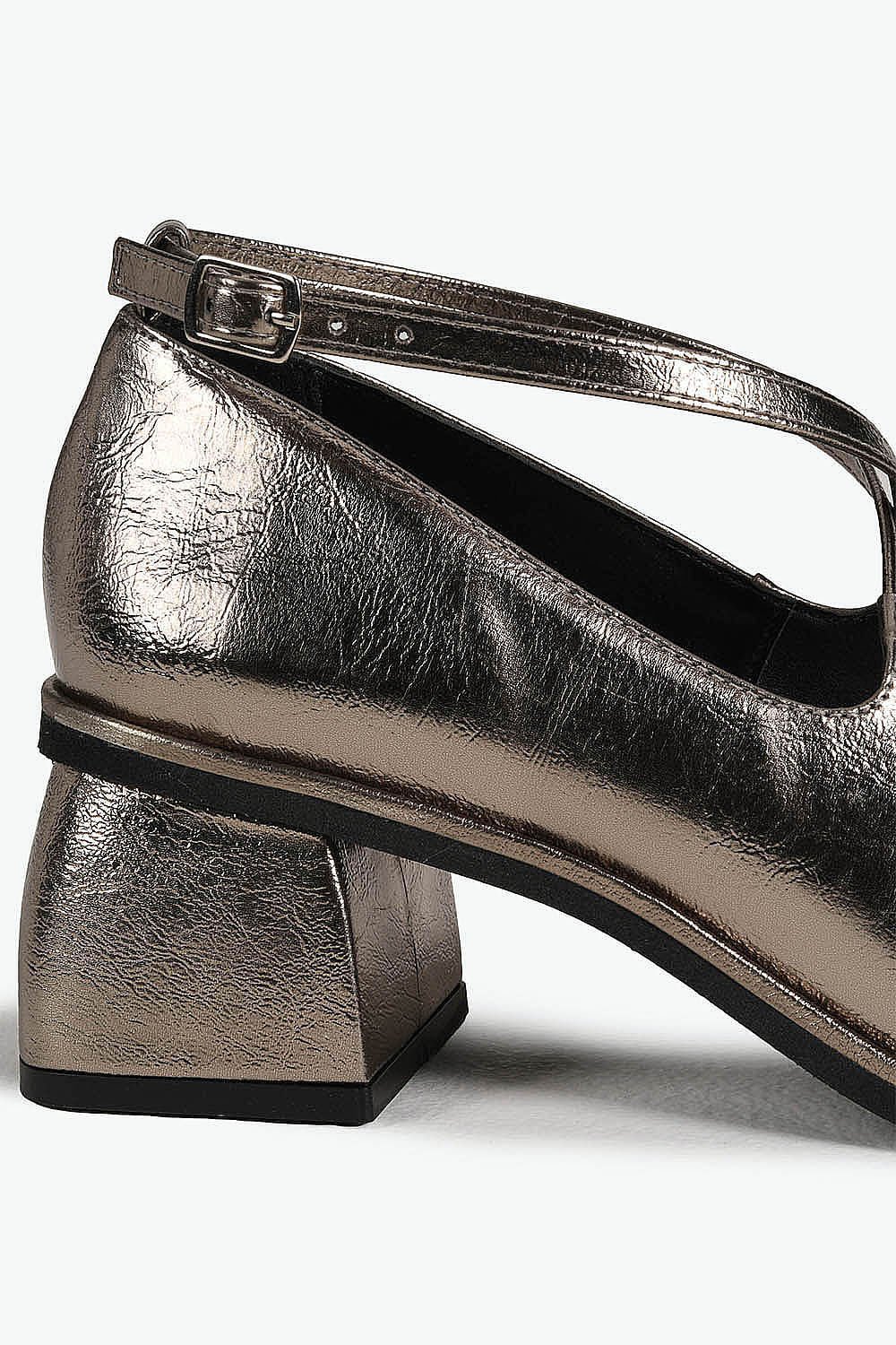 Sapato Feminino De Boneca Mundial Lilyan Prata 2