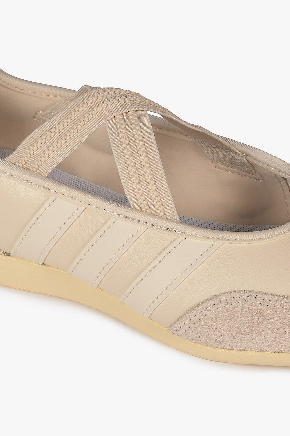 Tênis Adidas Barreda Mary Jane Feminino Bege 2