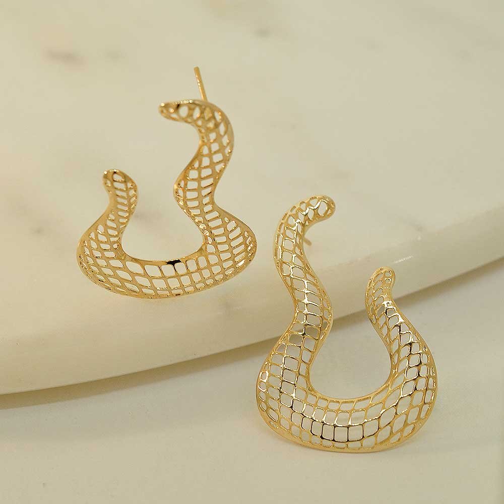 Brinco Organico Vazado Banho Ouro 18K Feminino Dourado 2