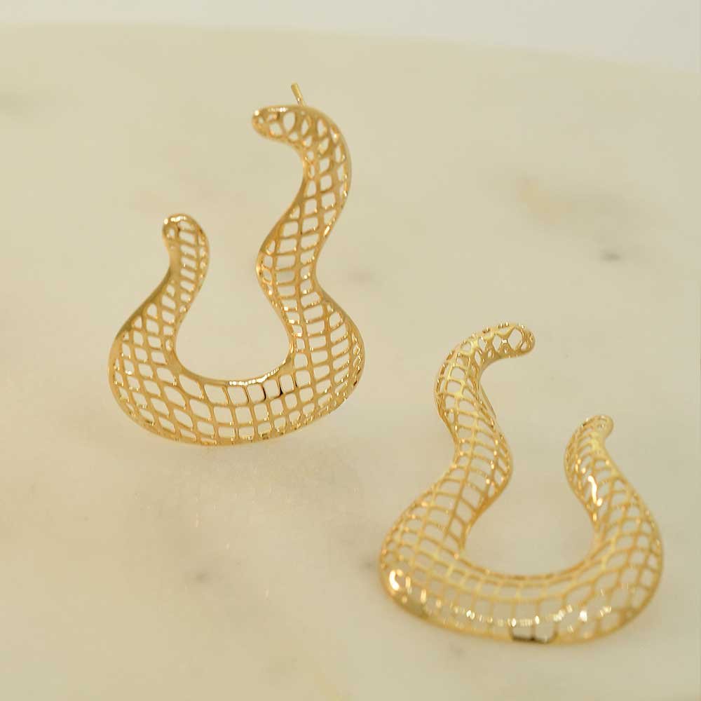 Brinco Organico Vazado Banho Ouro 18K Feminino Dourado 4