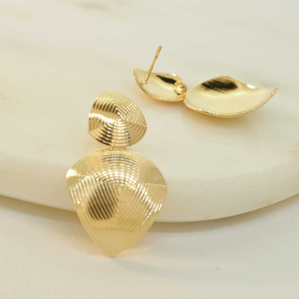 Brinco Geometrico Frisado Banho Ouro 18K Feminino Dourado 4