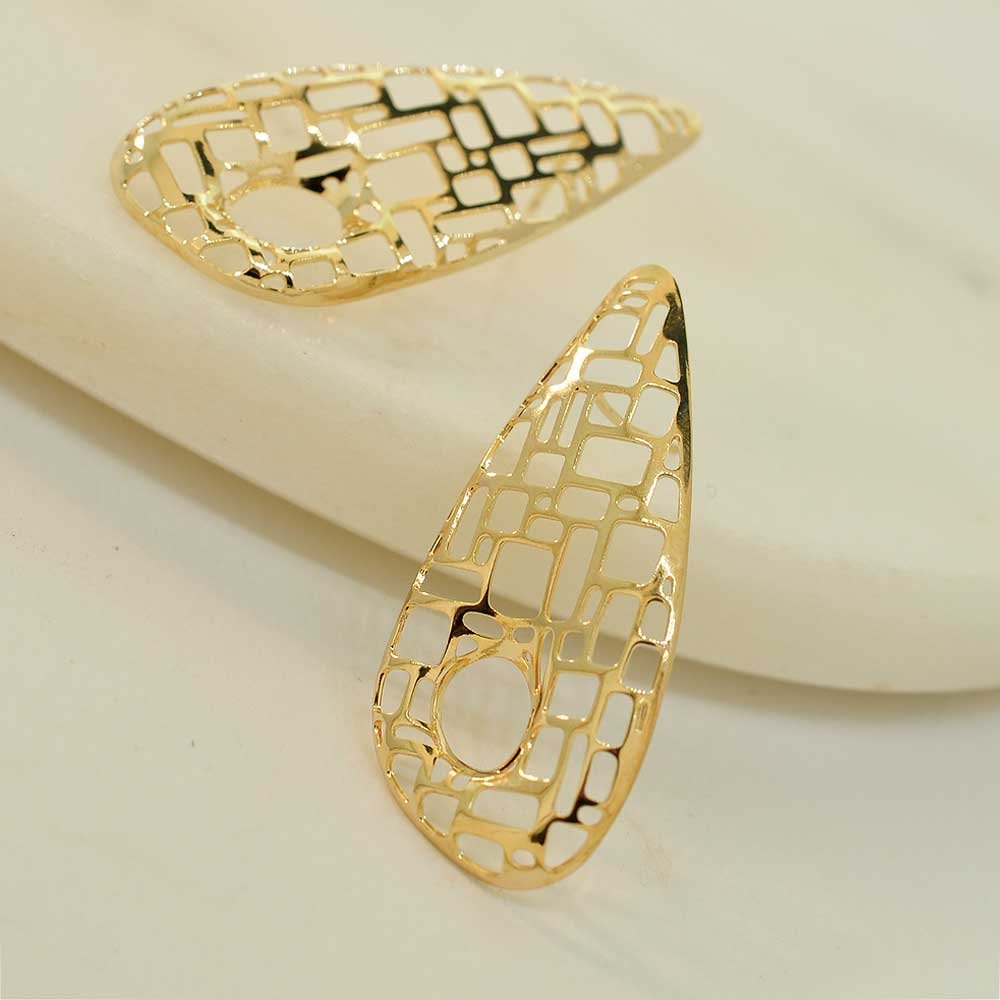 Brinco Gota Organica Vazada Banho Ouro 18K Feminino Dourado 2