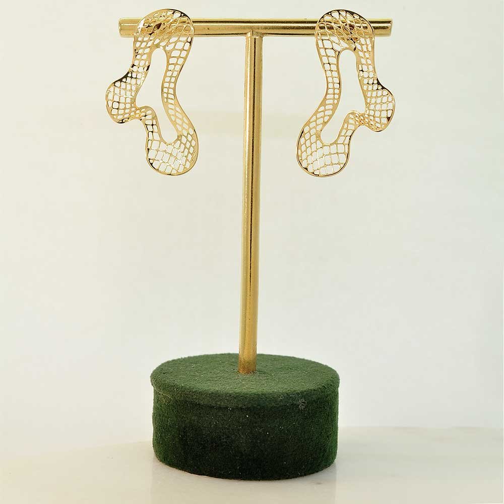 Brinco Organico Vazado Banho Ouro 18K Feminino Dourado 5