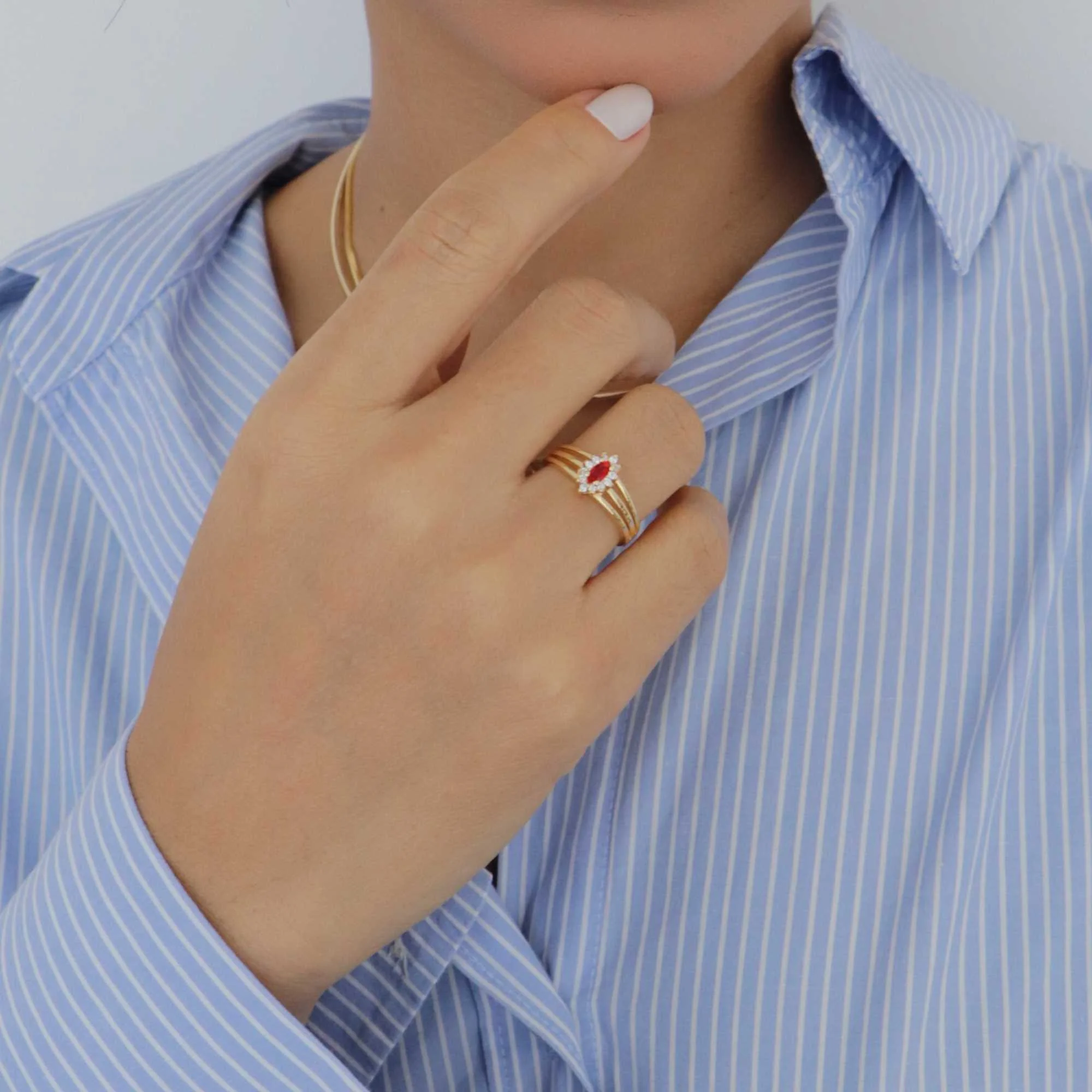 Anel Folheado a Ouro 18k Solitário Oval Zircônia Vermelha Ouro 18k/Vermelho 3