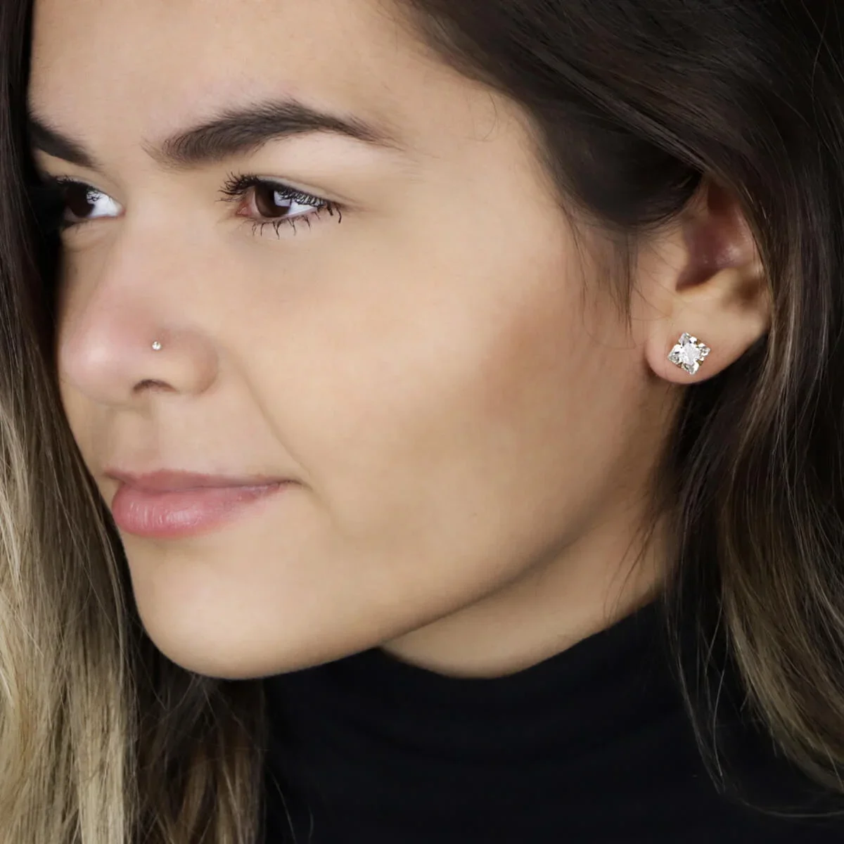 Brinco Folheado a Ouro 18k Zircônia Quadrada 7mm Dourado 2