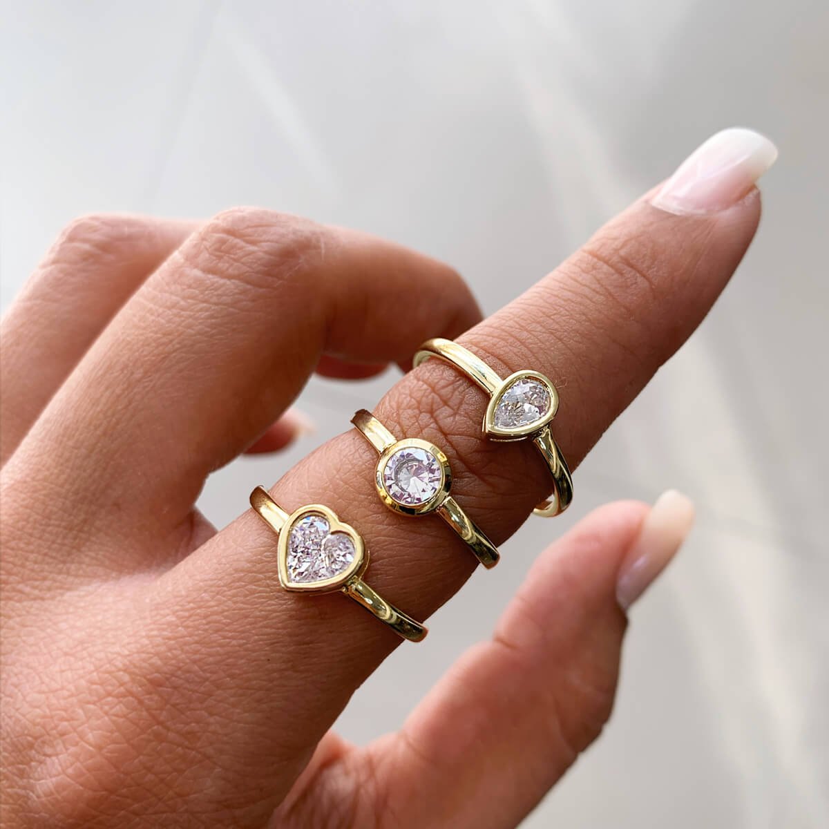 Anel Folheado a Ouro 18k Solitário Coração Zircônia Dourado 3