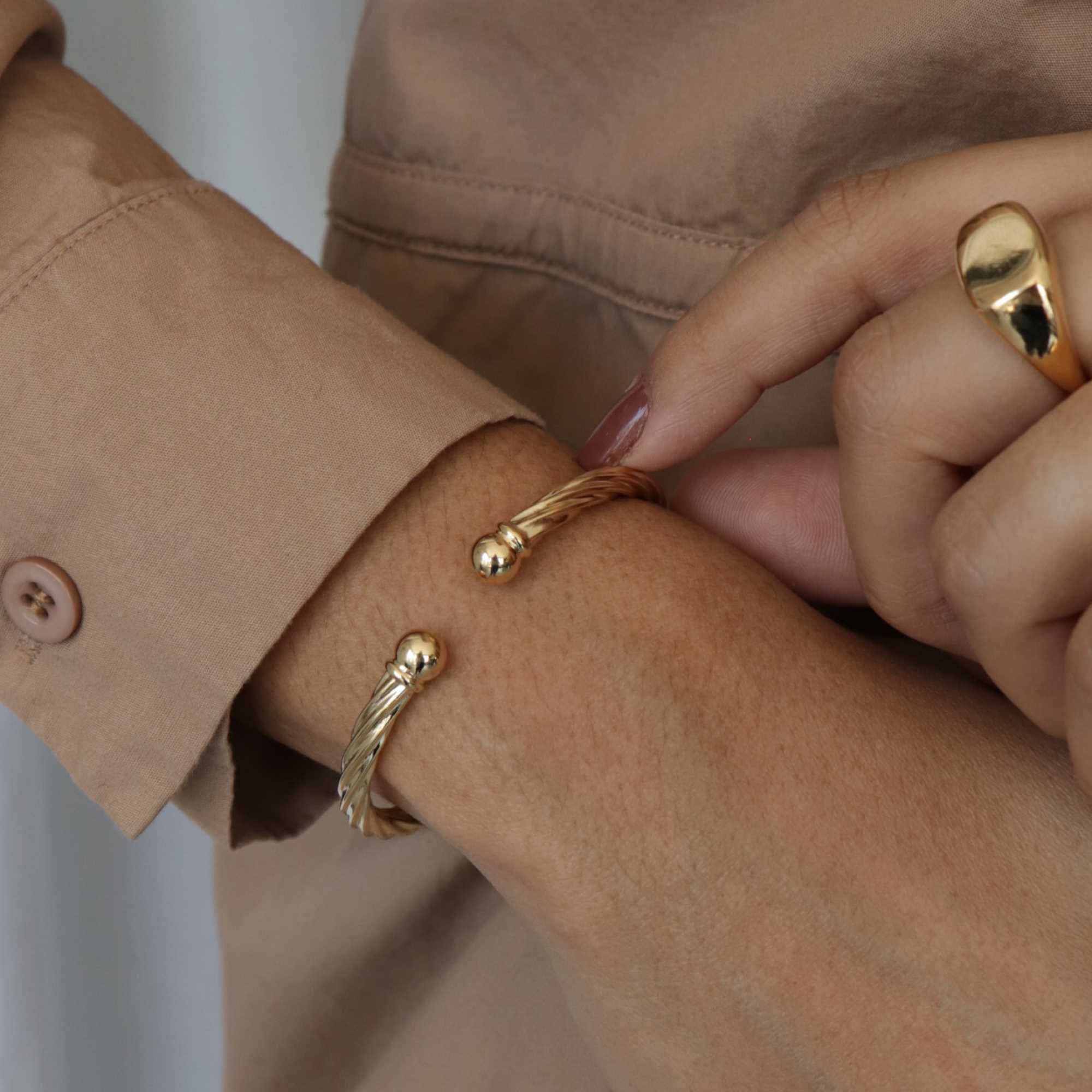 Anel Folheado a Ouro 18k Chapa Quadrado Lisa Dourado 7