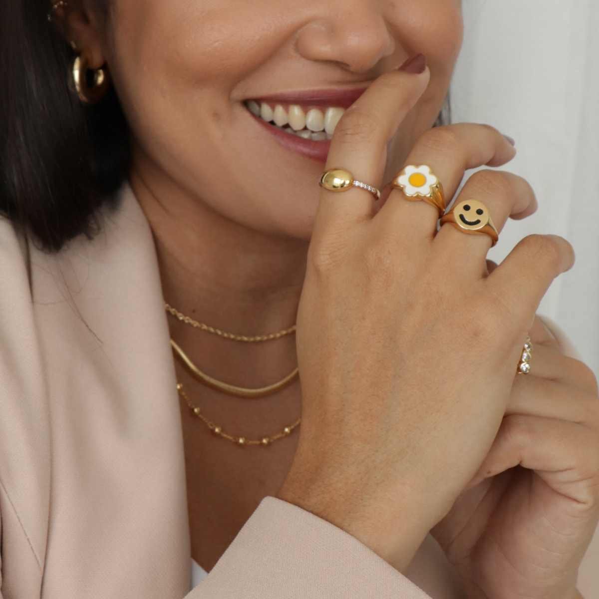 Anel Folheado a Ouro 18k Flor Branca e Amarela Dourado 3