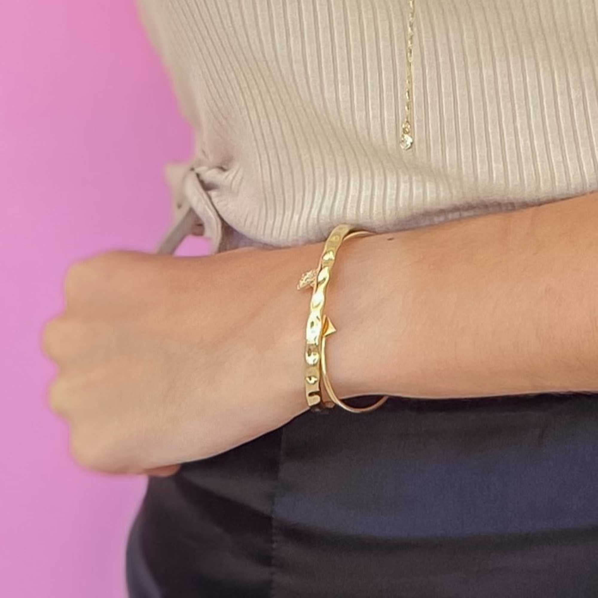 Bracelete Folheado a Ouro 18k Aro Detalhes Textura Ouro 18k 8