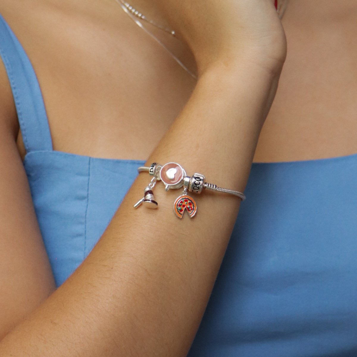 Berloque Prata 925 Símbolo Direito Martelo Prata 2