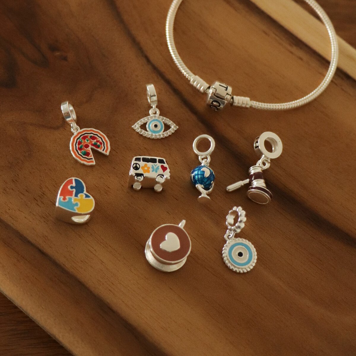 Berloque Prata 925 Símbolo Direito Martelo Prata 4