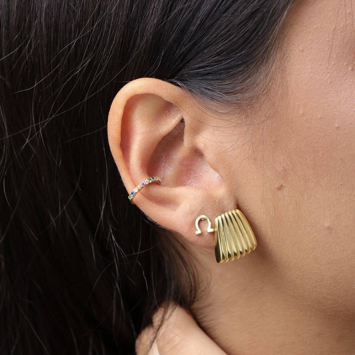Brinco Folheado a Ouro 18k Meia Argola Linhas Dourado 2