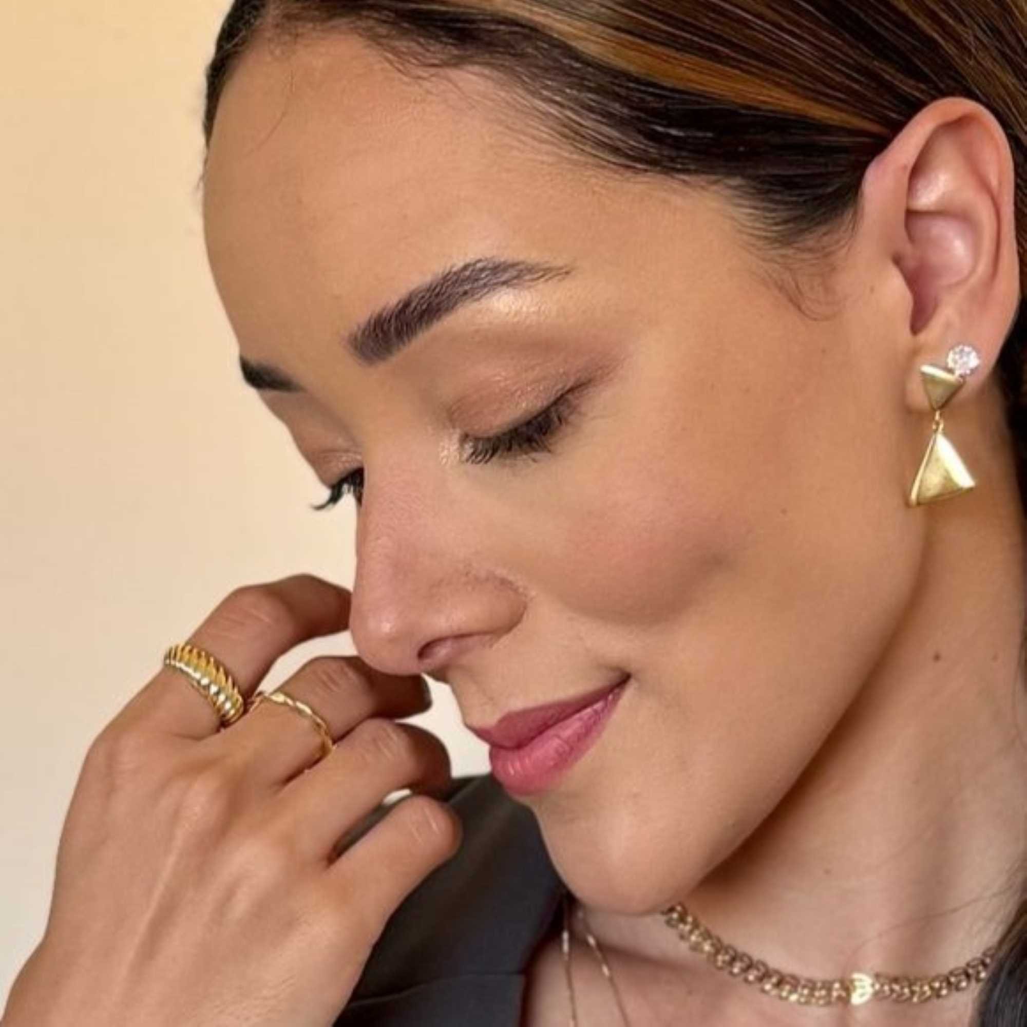 Anel Folheado a Ouro 18k Croissant Aro Grosso Linhas Ouro 18k 13