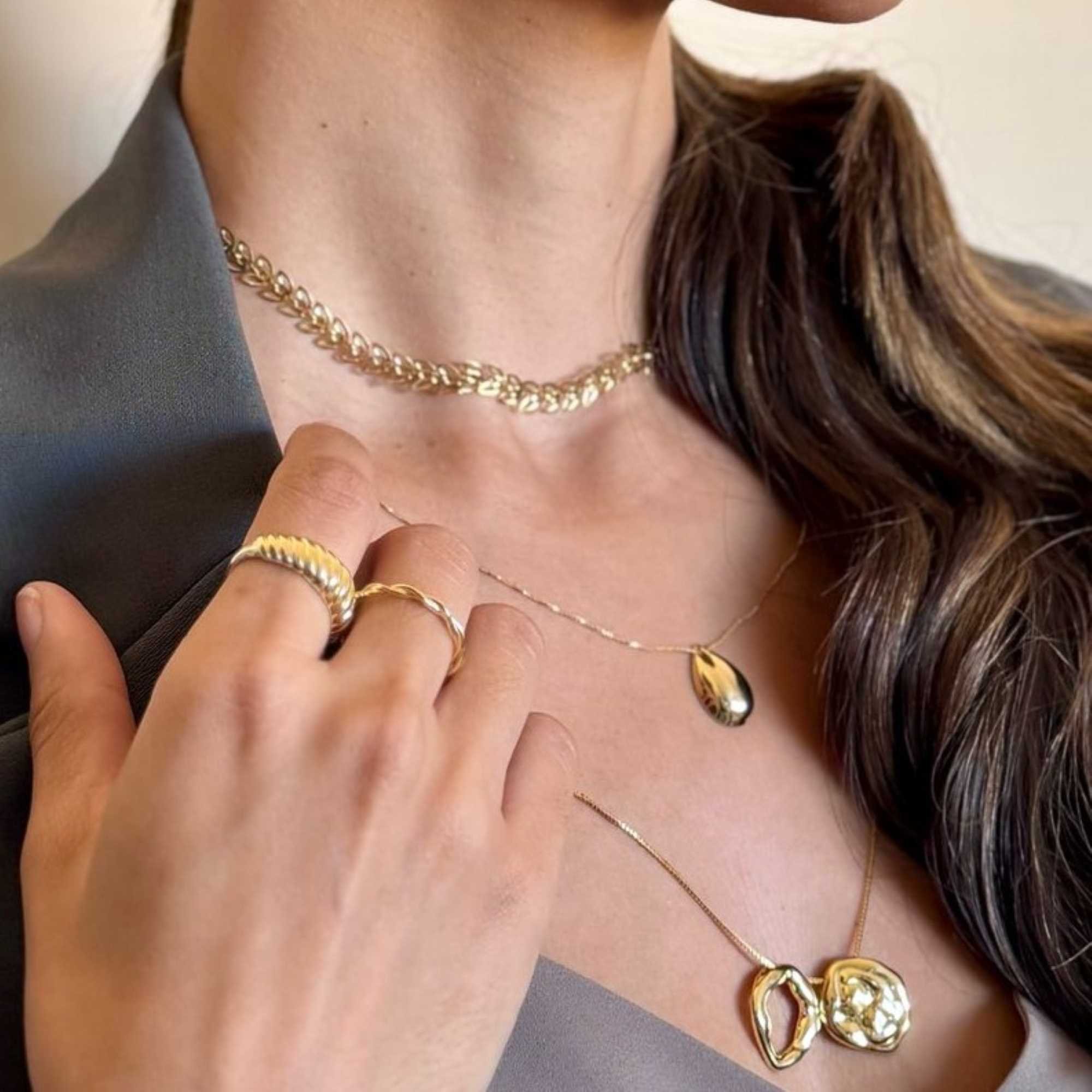 Anel Folheado a Ouro 18k Croissant Aro Grosso Linhas Ouro 18k 14