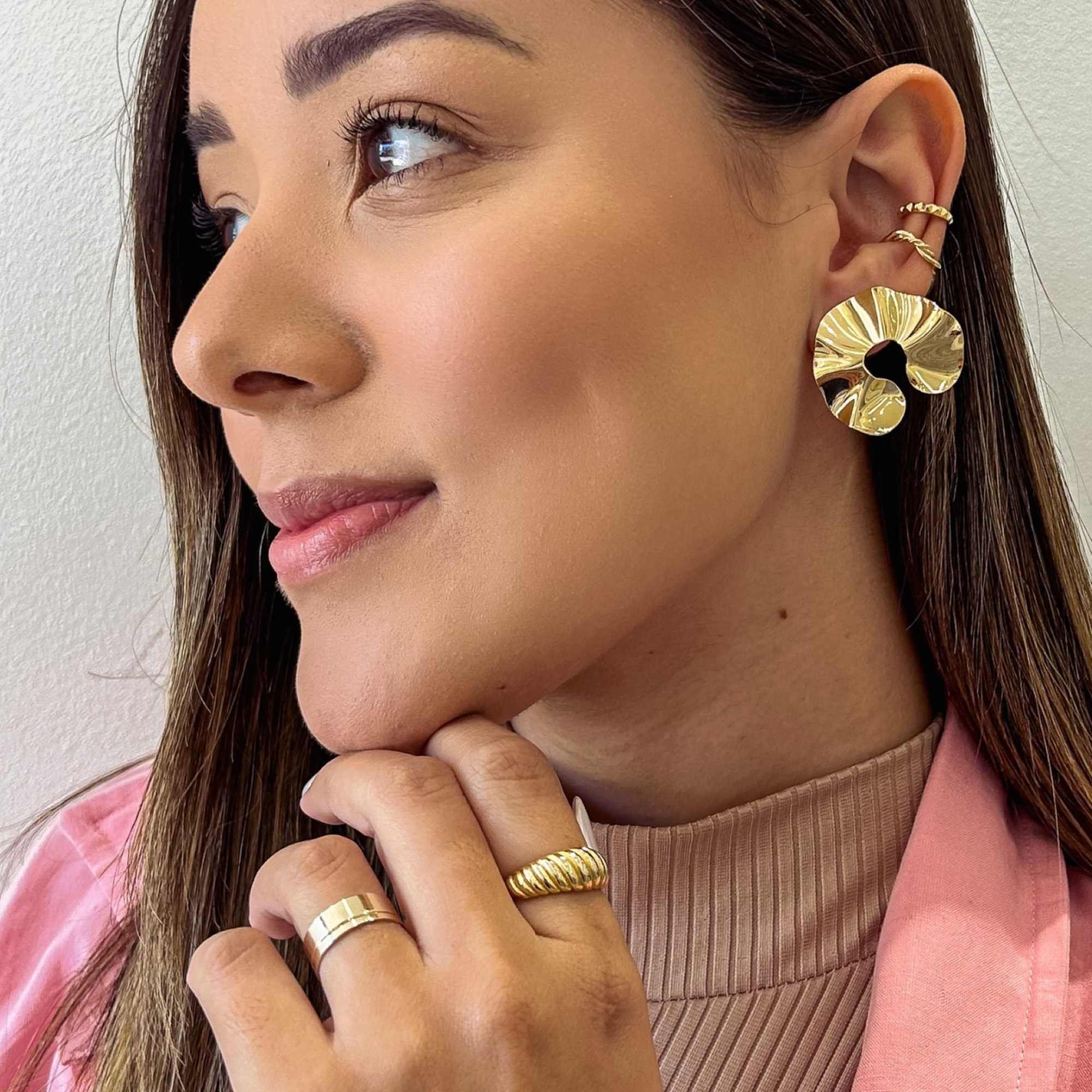 Anel Folheado a Ouro 18k Croissant Aro Grosso Linhas Ouro 18k 10