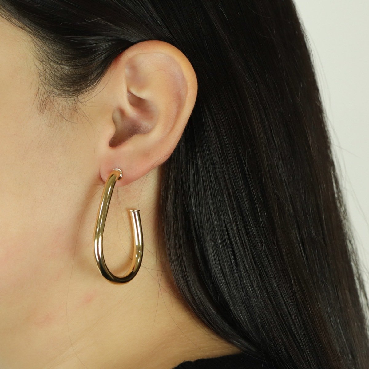 Argola Folheado a Ouro 18k Tubo Gota Lisa Ouro 18K 2