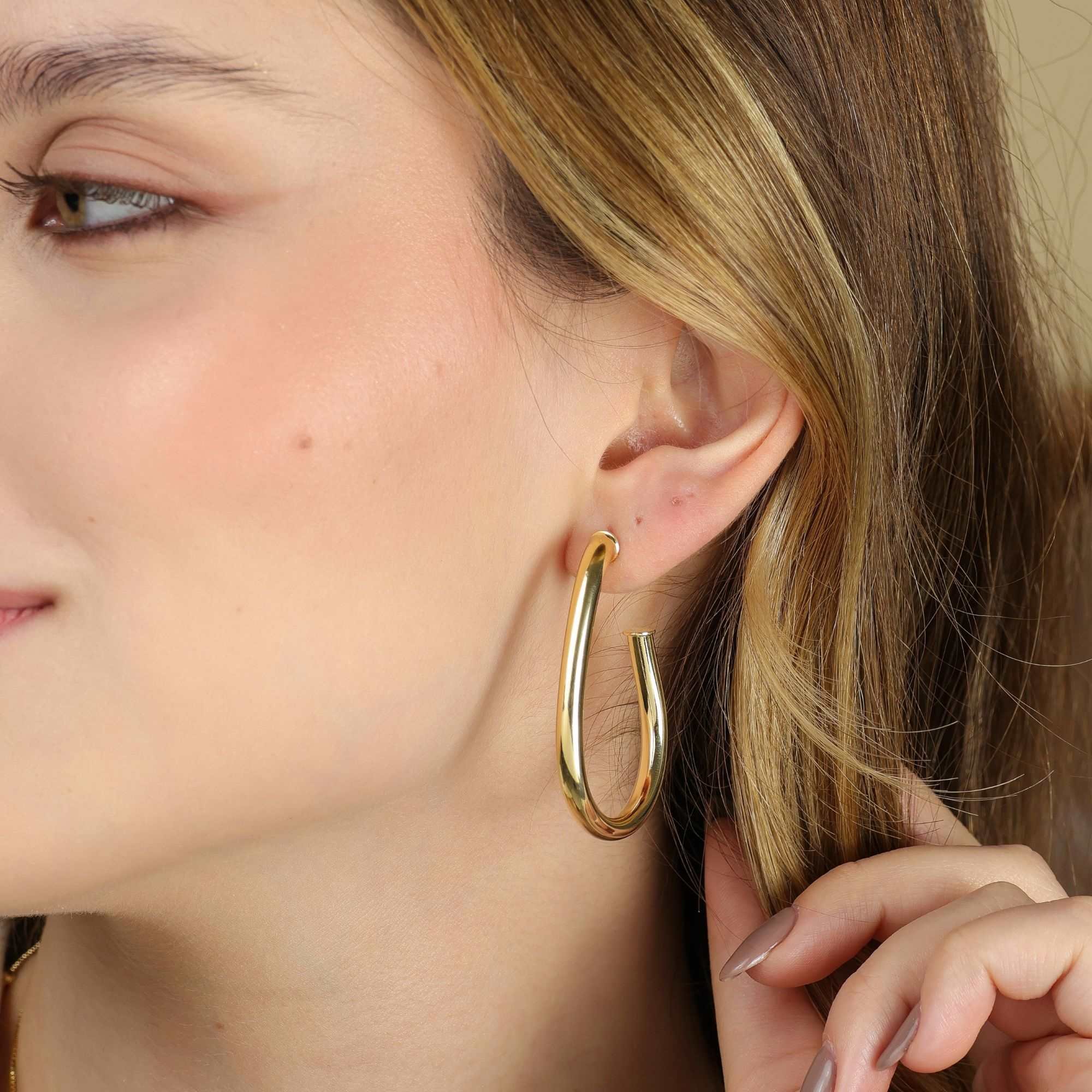 Argola Folheado a Ouro 18k Tubo Gota Lisa Ouro 18K 4