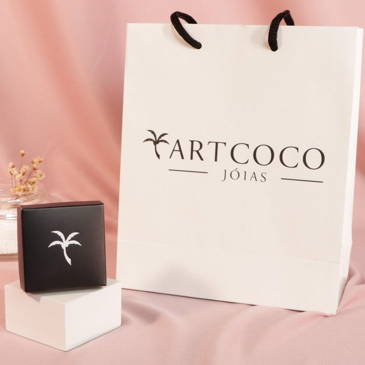 Kit Brinco Ponto de Luz e Coração Vazado Folheado a Ouro 18k + Embalagem de Presente Dourado 4