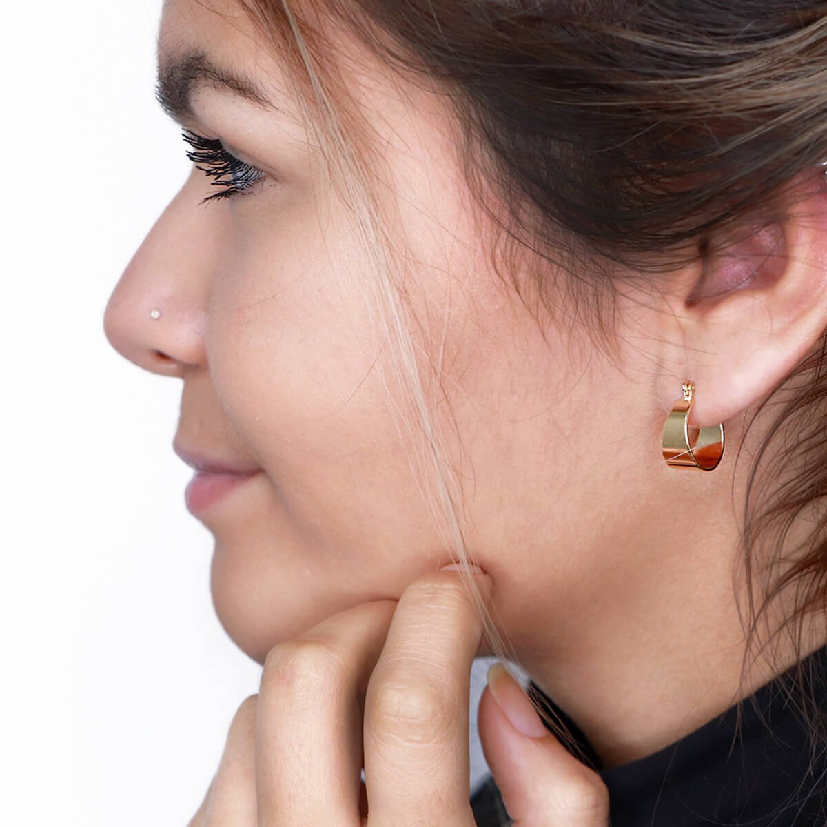 Argola Folheada a Ouro 18k Tranqueta Lisa P Ouro 18k 2