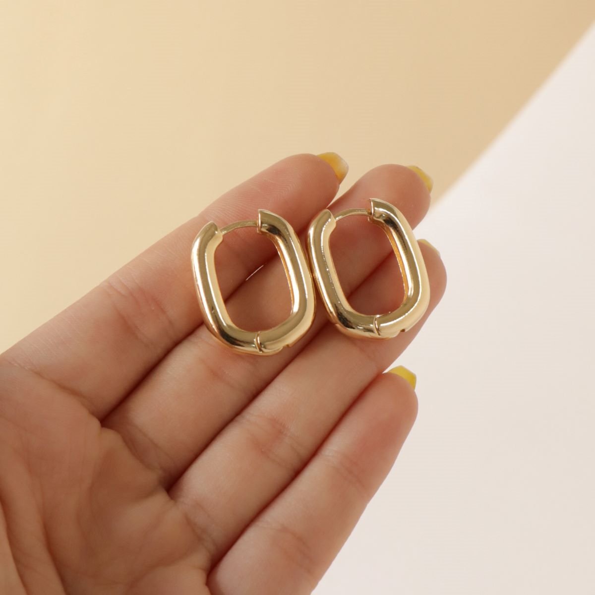 Argola Folheada a Ouro 18k Tranqueta Aro Quadrado P Dourado 3