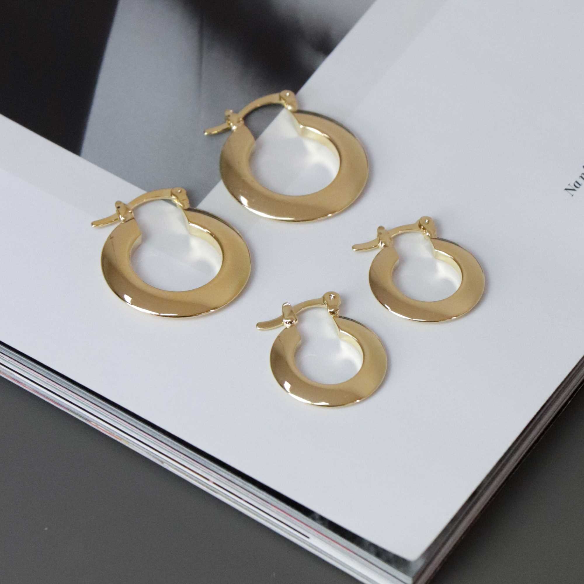 Argola Folheada a Ouro 18k Disco P Ouro 18k 6