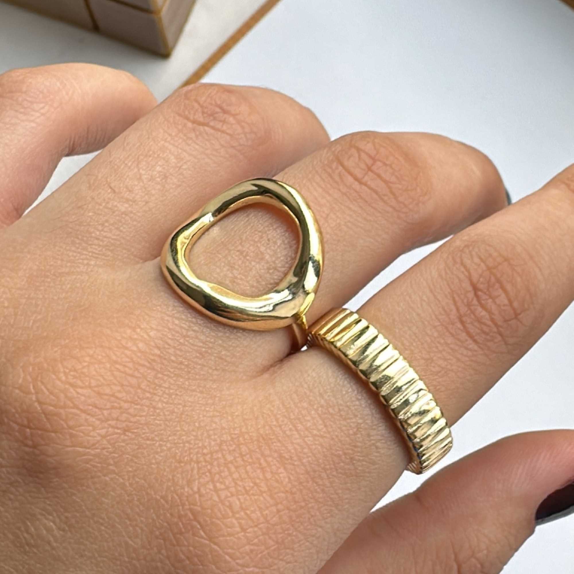 Anel Folheado a Ouro 18k Orgânico Oval Vazado Ouro 18k 8