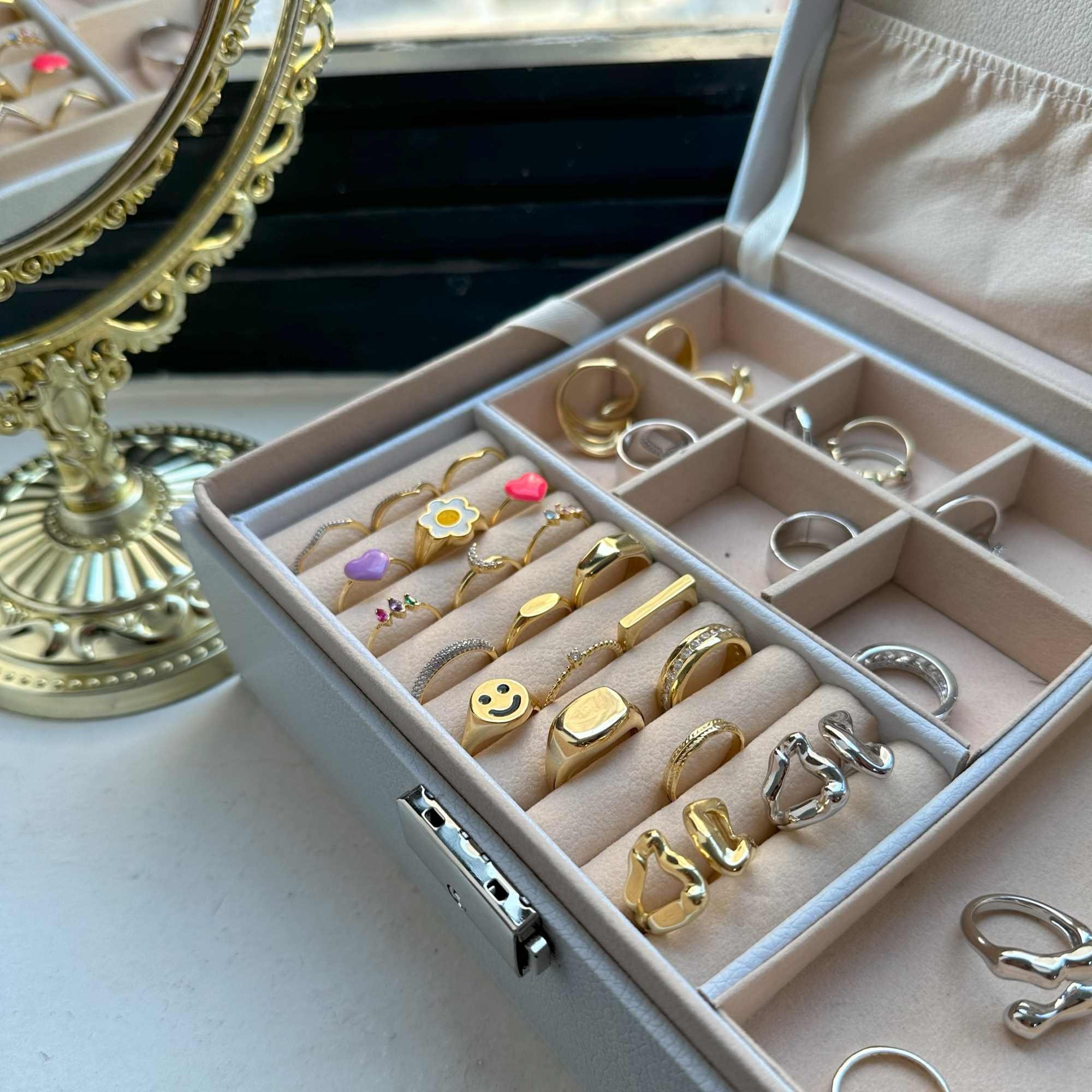 Anel Folheado a Ouro 18k Regulável Oval Liso Dourado 13