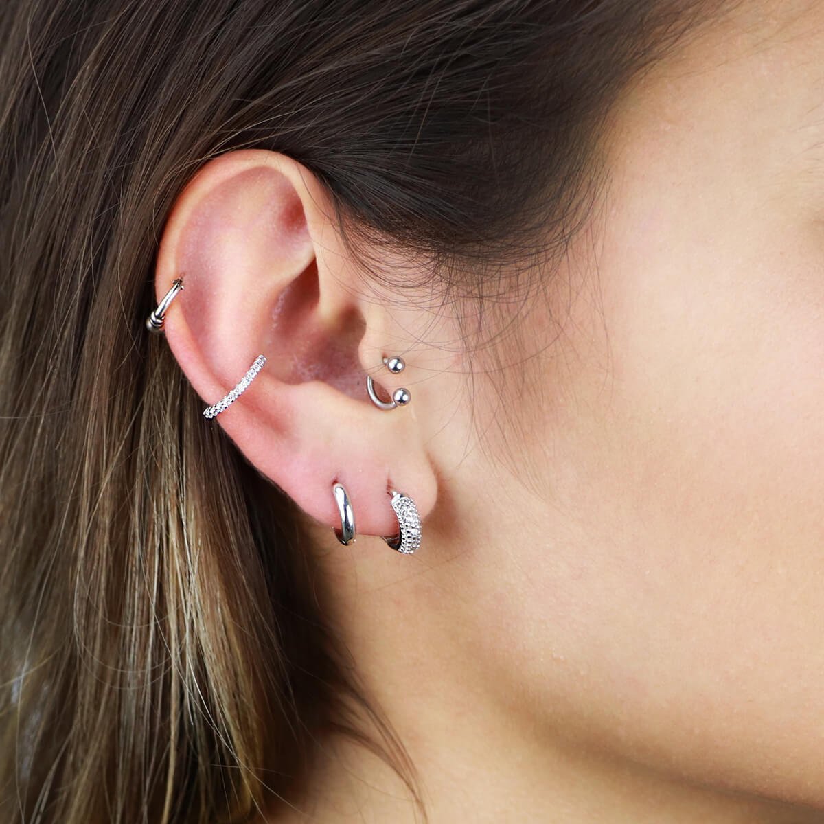 Argolinha Folheada a Ródio Mini Cravejada Zircônia 3mm Tam M Prata 2